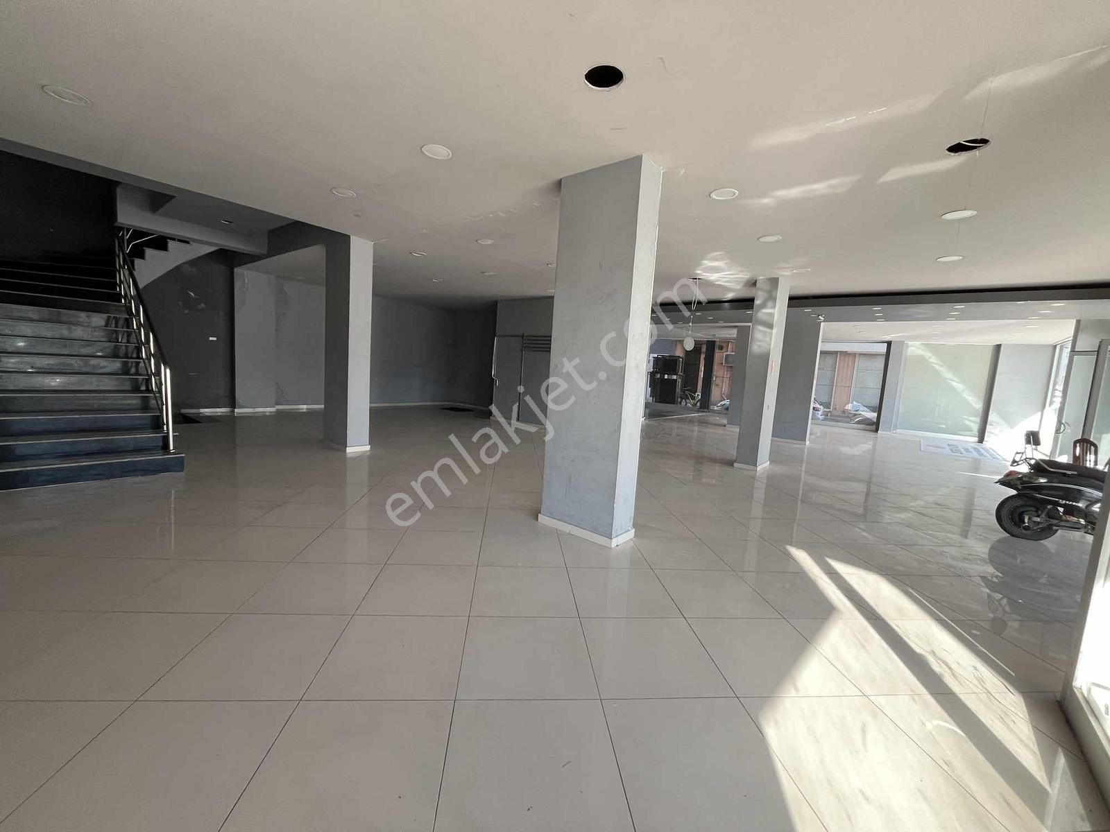Bornova Yeşilovada 750 M² , Yüksek Reklam Değerine Sahip Dükkan - Görsel 20