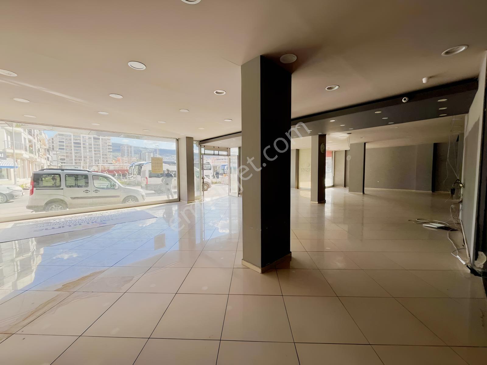 Bornova Yeşilovada 750 M² , Yüksek Reklam Değerine Sahip Dükkan - Görsel 22