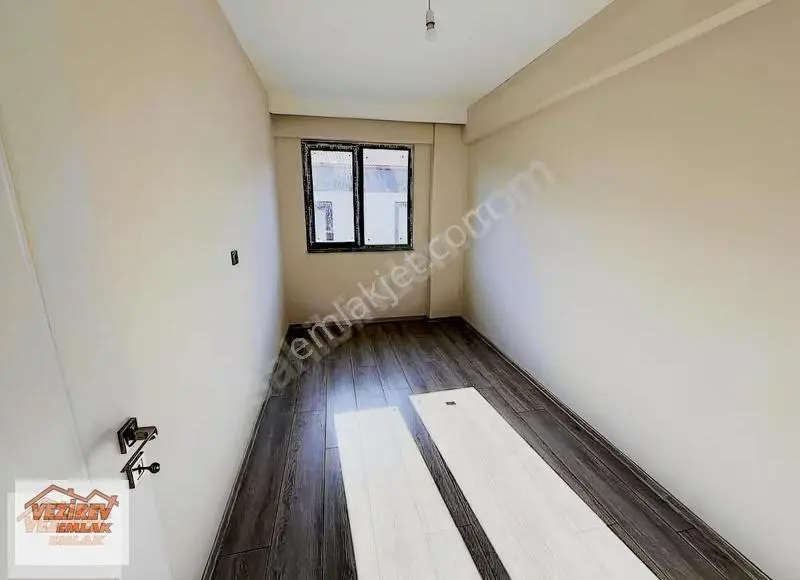 Vezirev Emlak 'tan Cumhuriyet Mah. 2+0 Kiracılı Sıfır Daire - Görsel 5