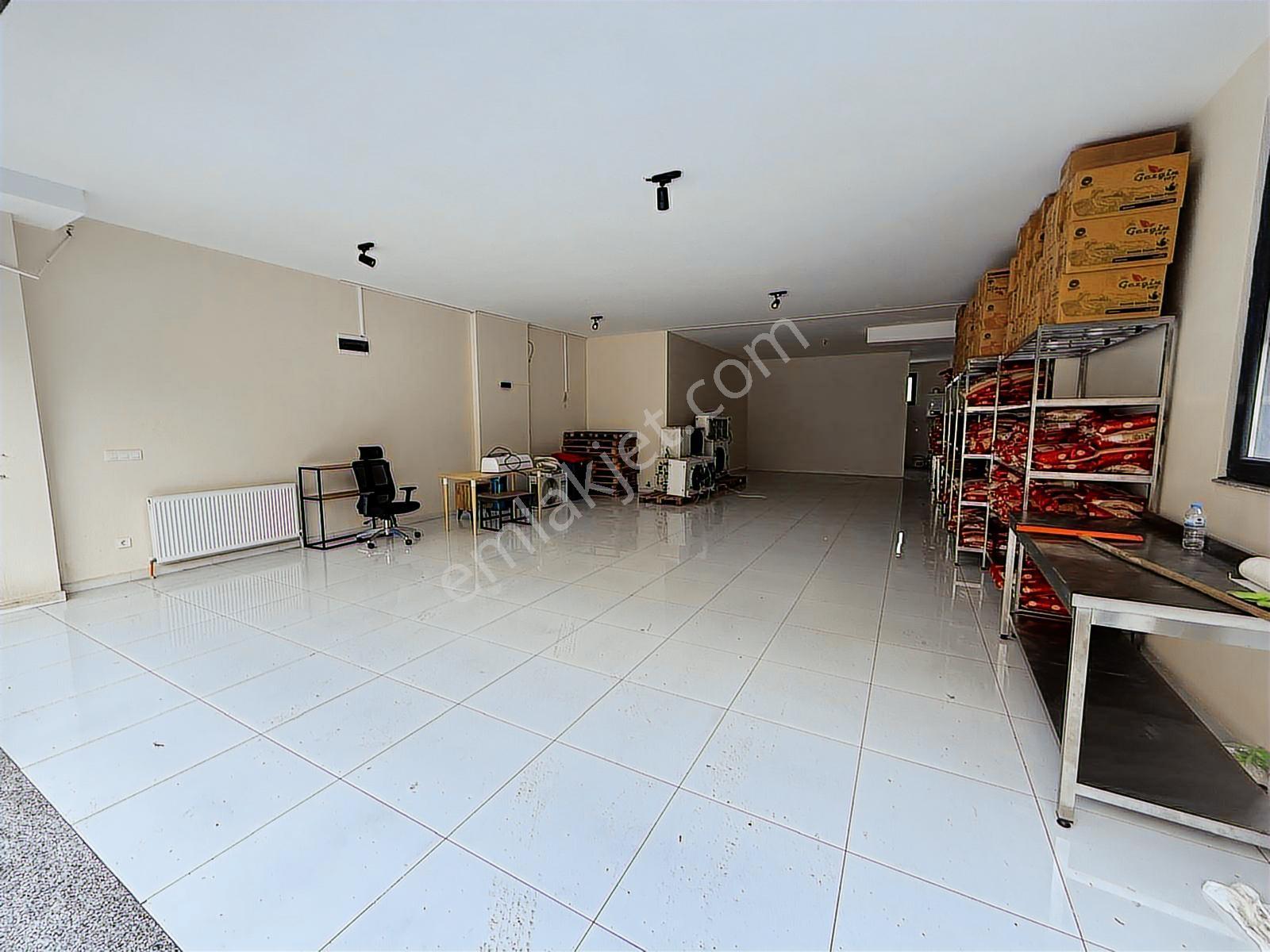 West Marinaya Yakın Merkezi Konumda 120 M2 Kiralık Dükkan !! - Görsel 11