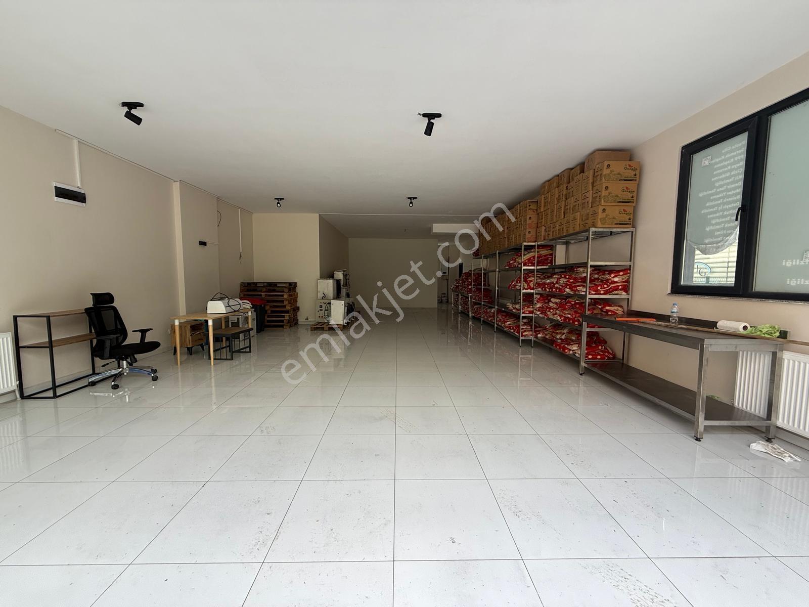 West Marinaya Yakın Merkezi Konumda 120 M2 Kiralık Dükkan !! - Görsel 9