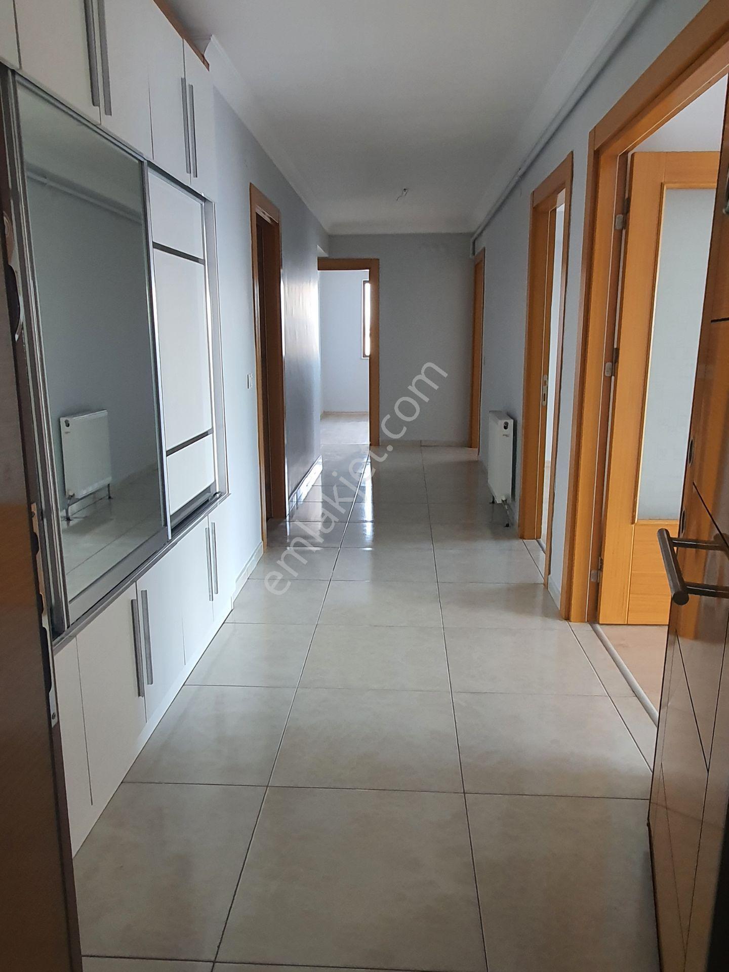 Yeşilevlerde 4+1 Manzaralı Kiralık Daire - Görsel 17