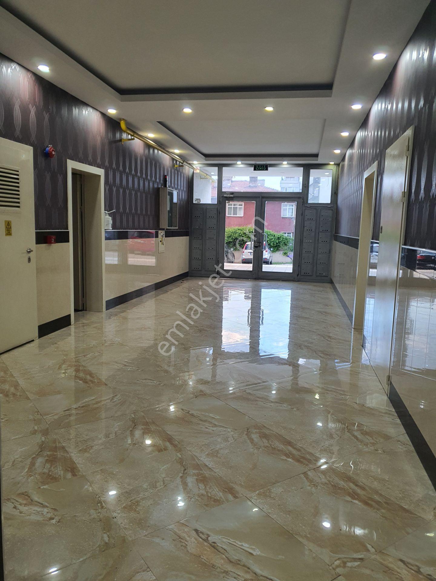 Yeşilevlerde 4+1 Manzaralı Kiralık Daire - Görsel 24
