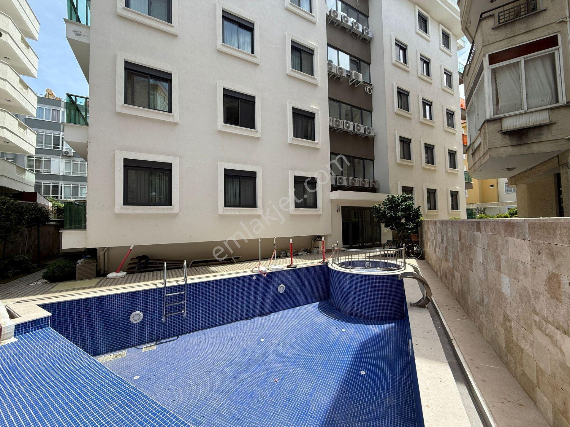Alanya Güllerpınarı'nda Denize 50 M Site İçinde Eşyalı 3+1 Daire - Görsel 12