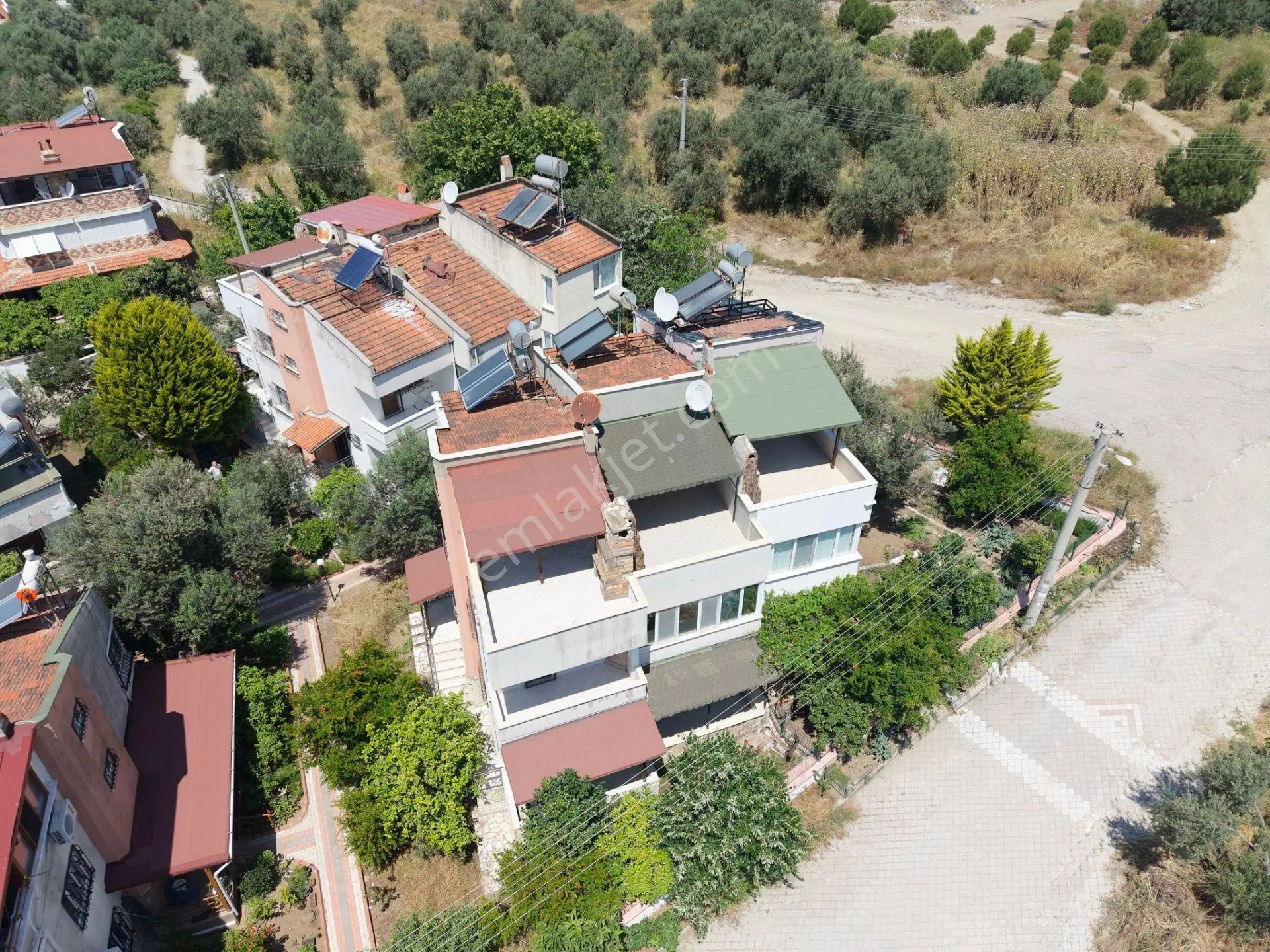 Altınoluk İlkbahar Dan Denize 150 Metre Bahçeli Fırsat İkiz Villa - Görsel 3