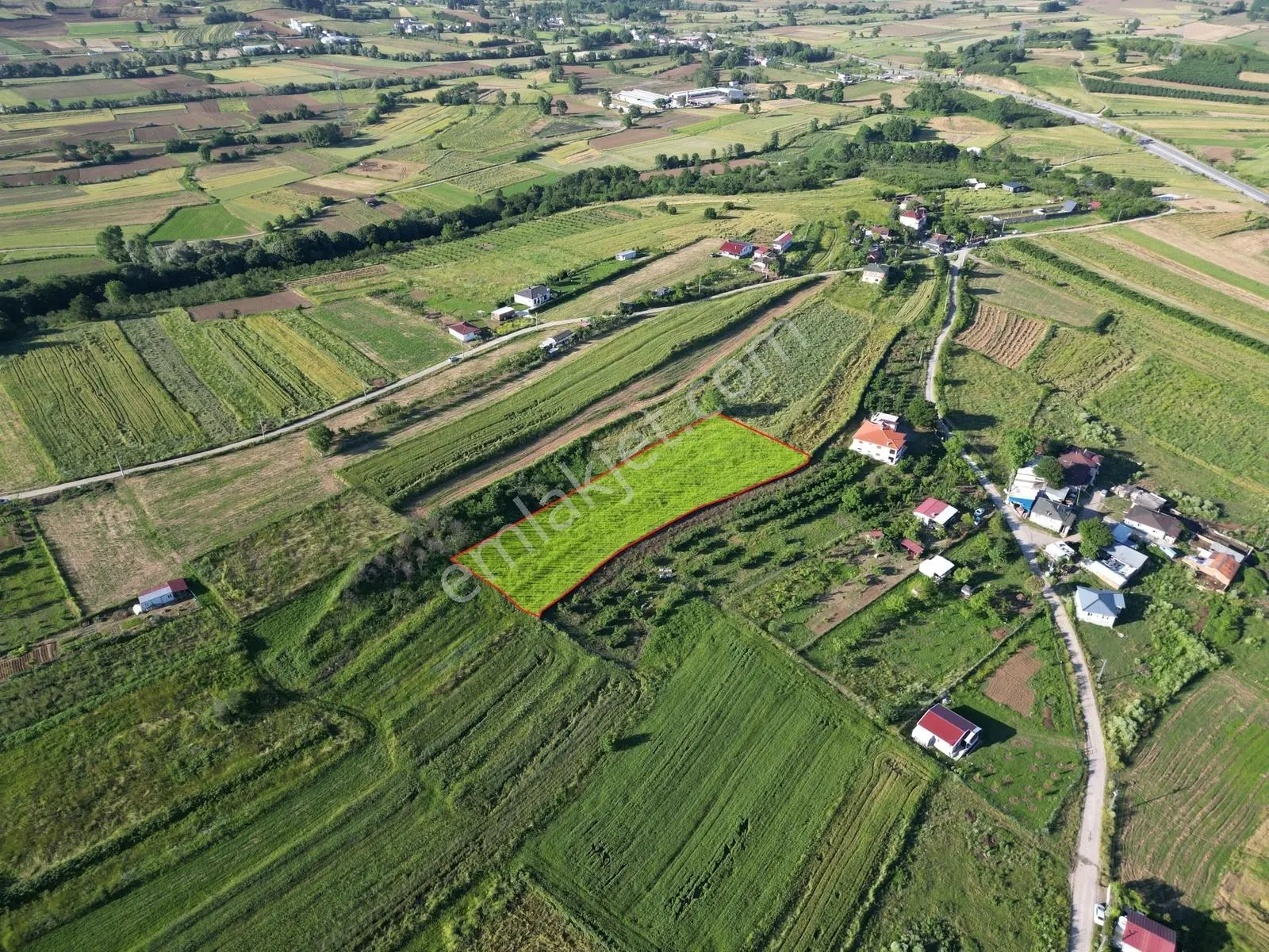Sakarya Kayrancık Merkezde Yatırmlık Cazip Fiyatlı 3.545m2 Tarla
