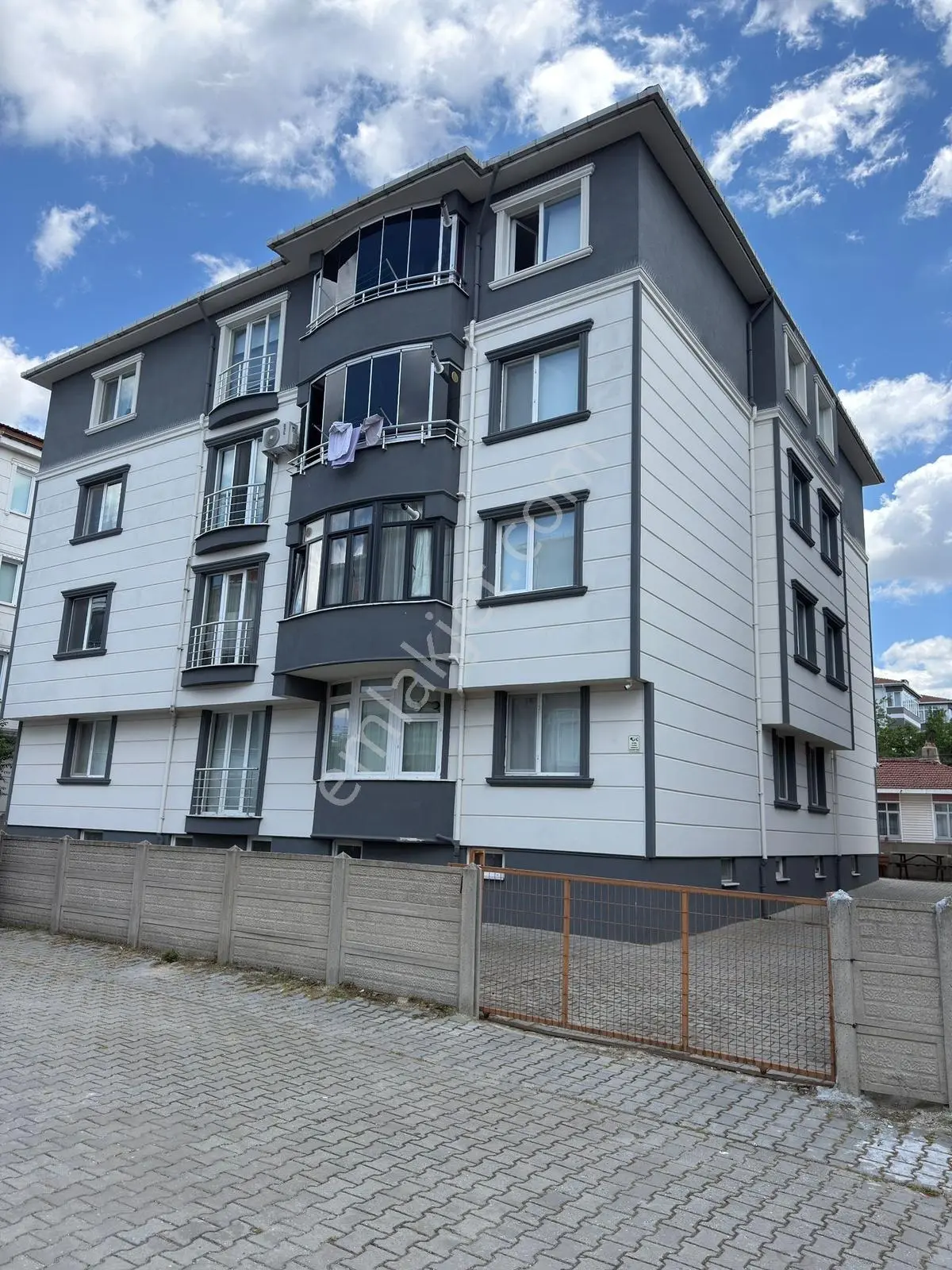 Tekirdağ Saray Kemalpaşa Mah. Satılık 2+1 Okullar Bölgesinde