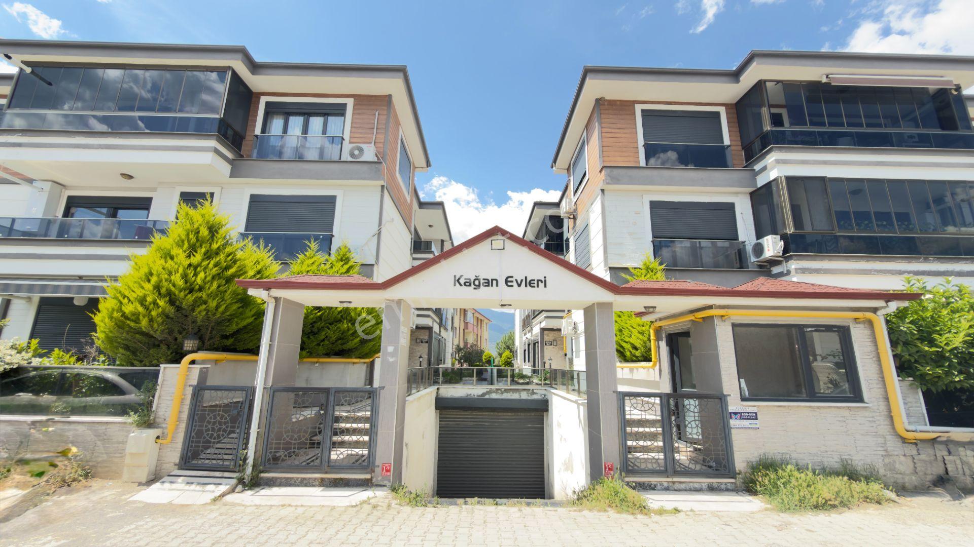 Akçay Yasa Avm Arkası Kaan Evleri'nde Satılık 2+1 Daire