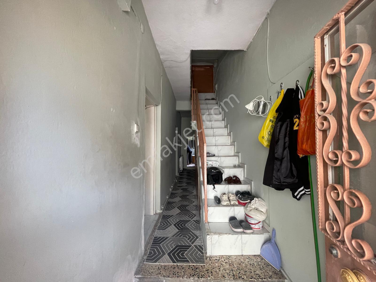 Ayvada'dan Ayvalık Merkez’de Tek Tapudan 2 Ayrı Girişli 2. Kağir Rum Evi​ - Görsel 3