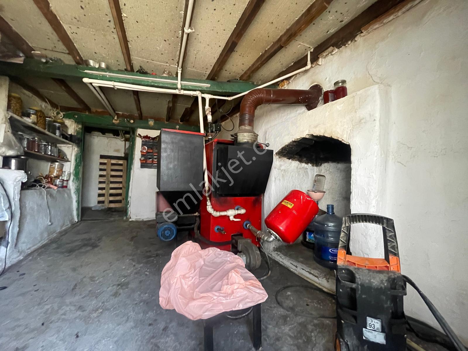 Ayvada'dan Ayvalık Merkez’de Tek Tapudan 2 Ayrı Girişli 2. Kağir Rum Evi​ - Görsel 34