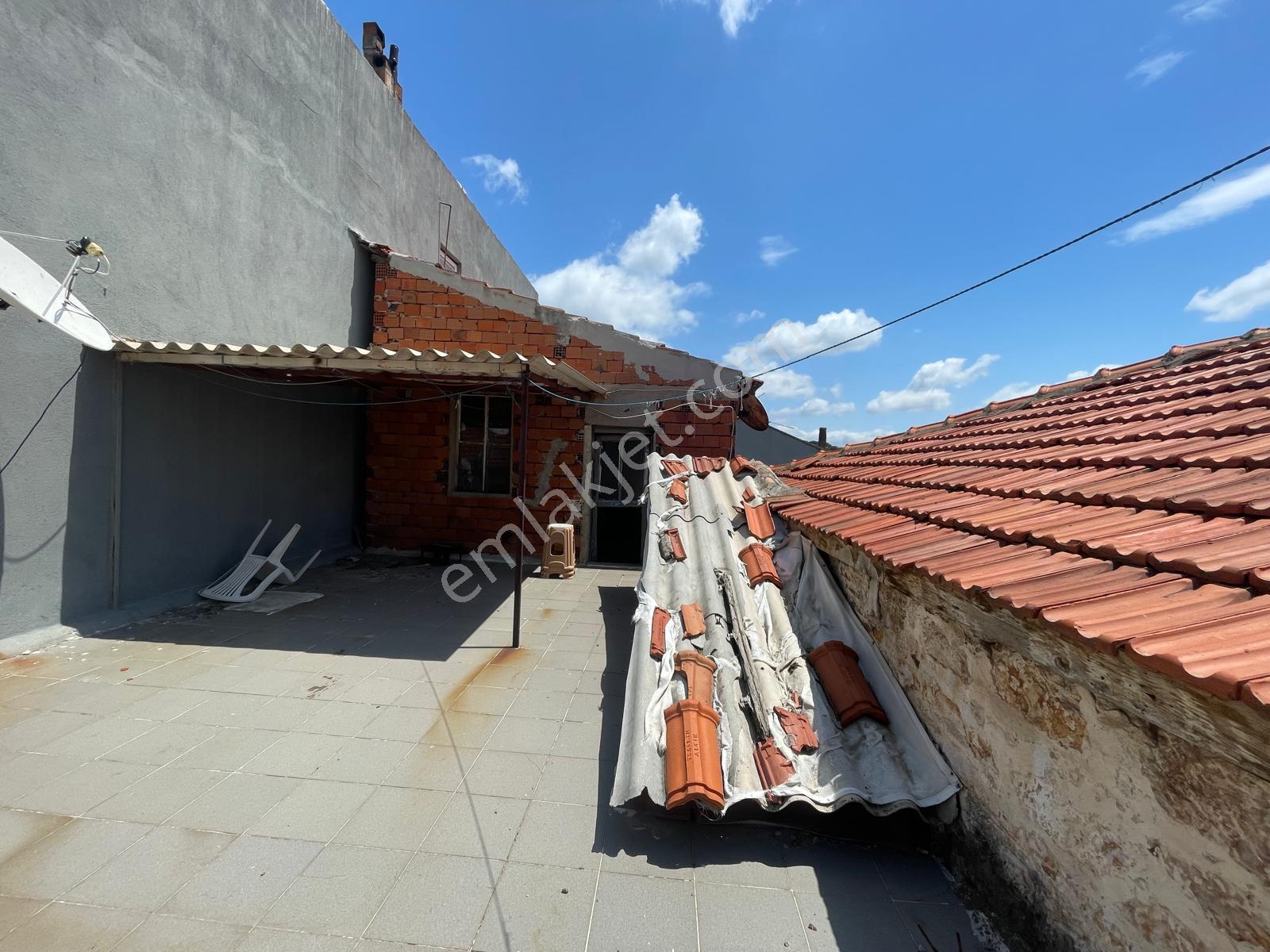 Ayvada'dan Ayvalık Merkez’de Tek Tapudan 2 Ayrı Girişli 2. Kağir Rum Evi​ - Görsel 18