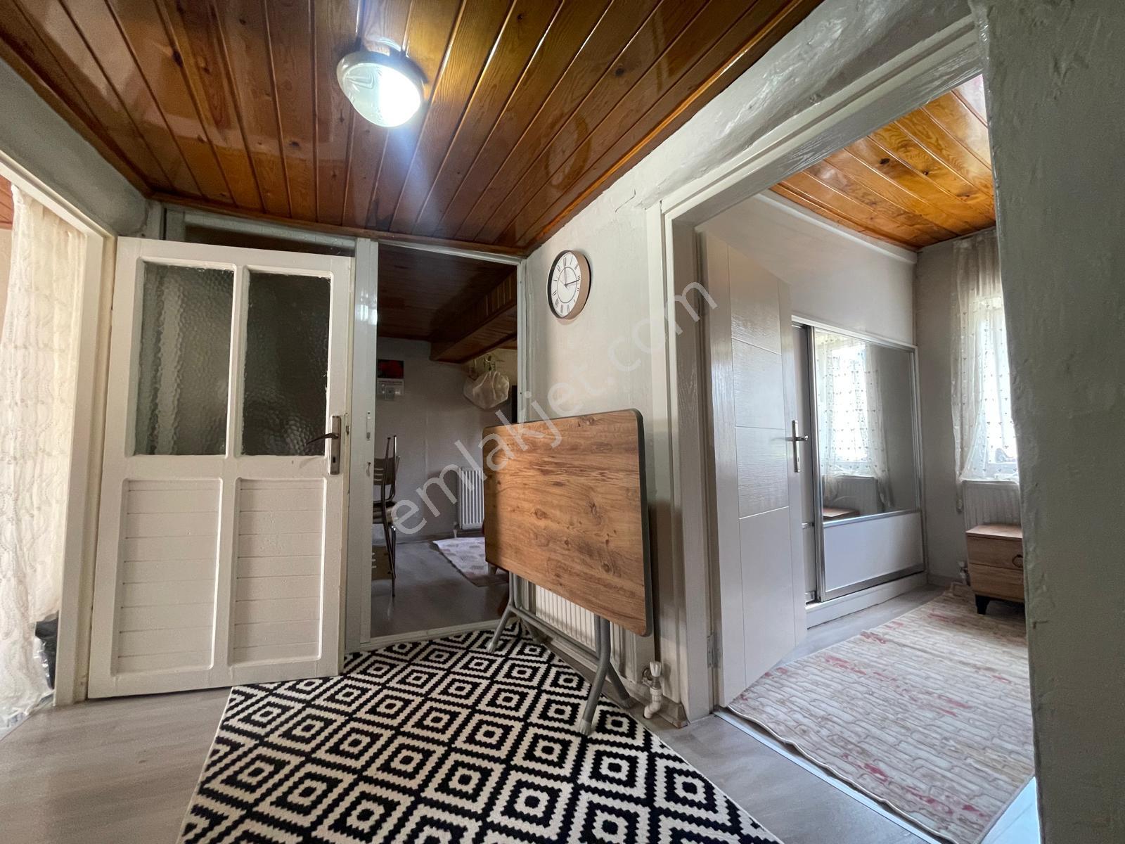 Ayvada'dan Ayvalık Merkez’de Tek Tapudan 2 Ayrı Girişli 2. Kağir Rum Evi​ - Görsel 22