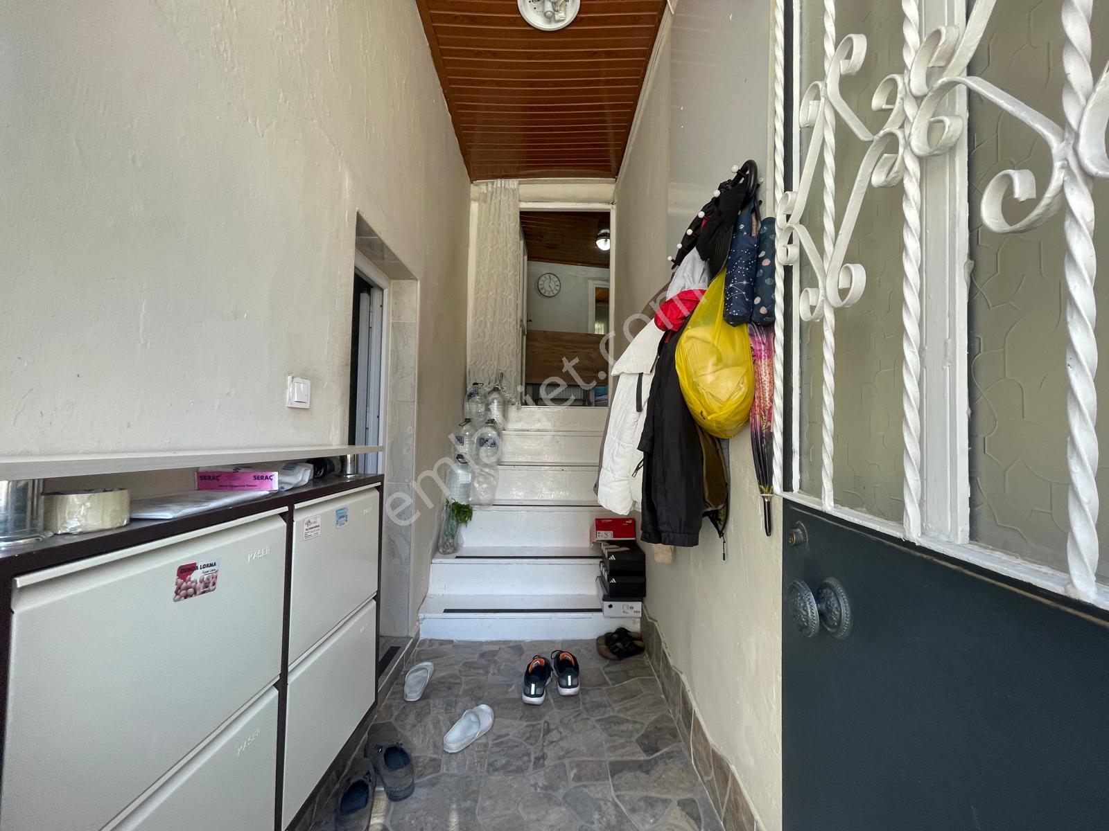 Ayvada'dan Ayvalık Merkez’de Tek Tapudan 2 Ayrı Girişli 2. Kağir Rum Evi​ - Görsel 20