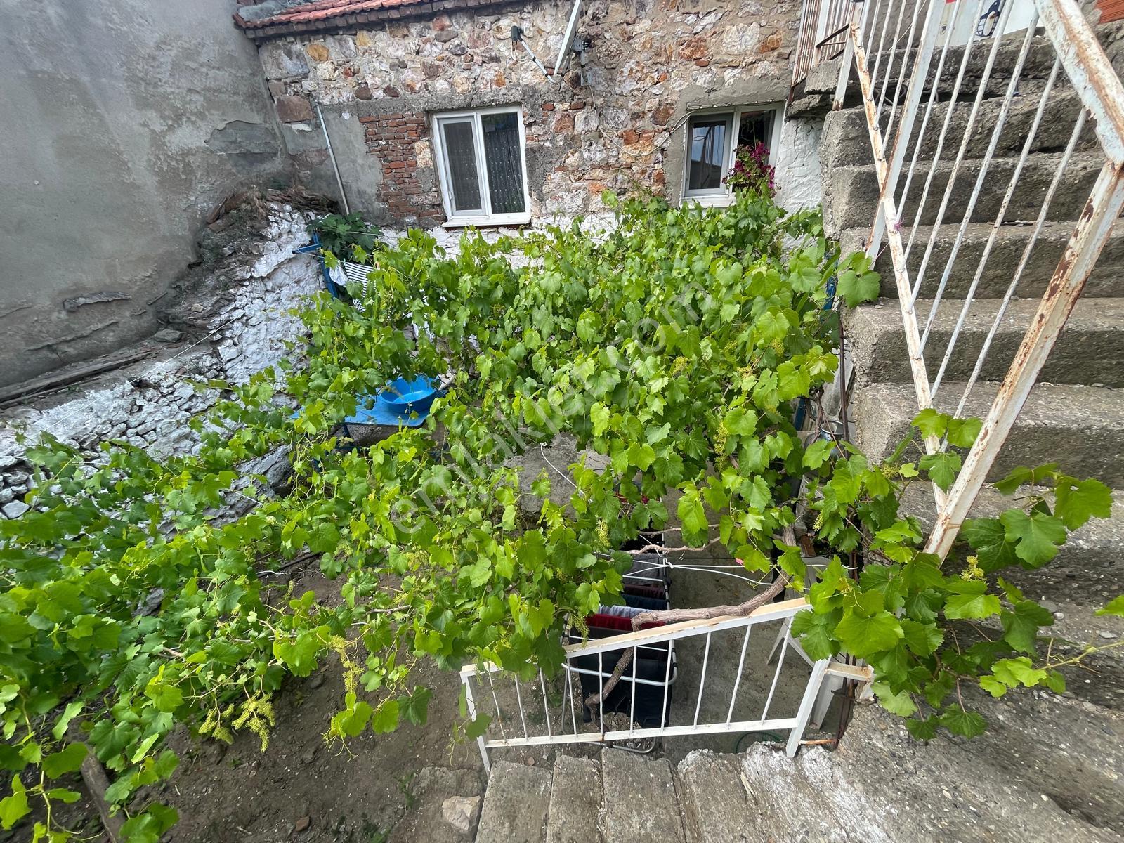 Ayvada'dan Ayvalık Merkez’de Tek Tapudan 2 Ayrı Girişli 2. Kağir Rum Evi​ - Görsel 15