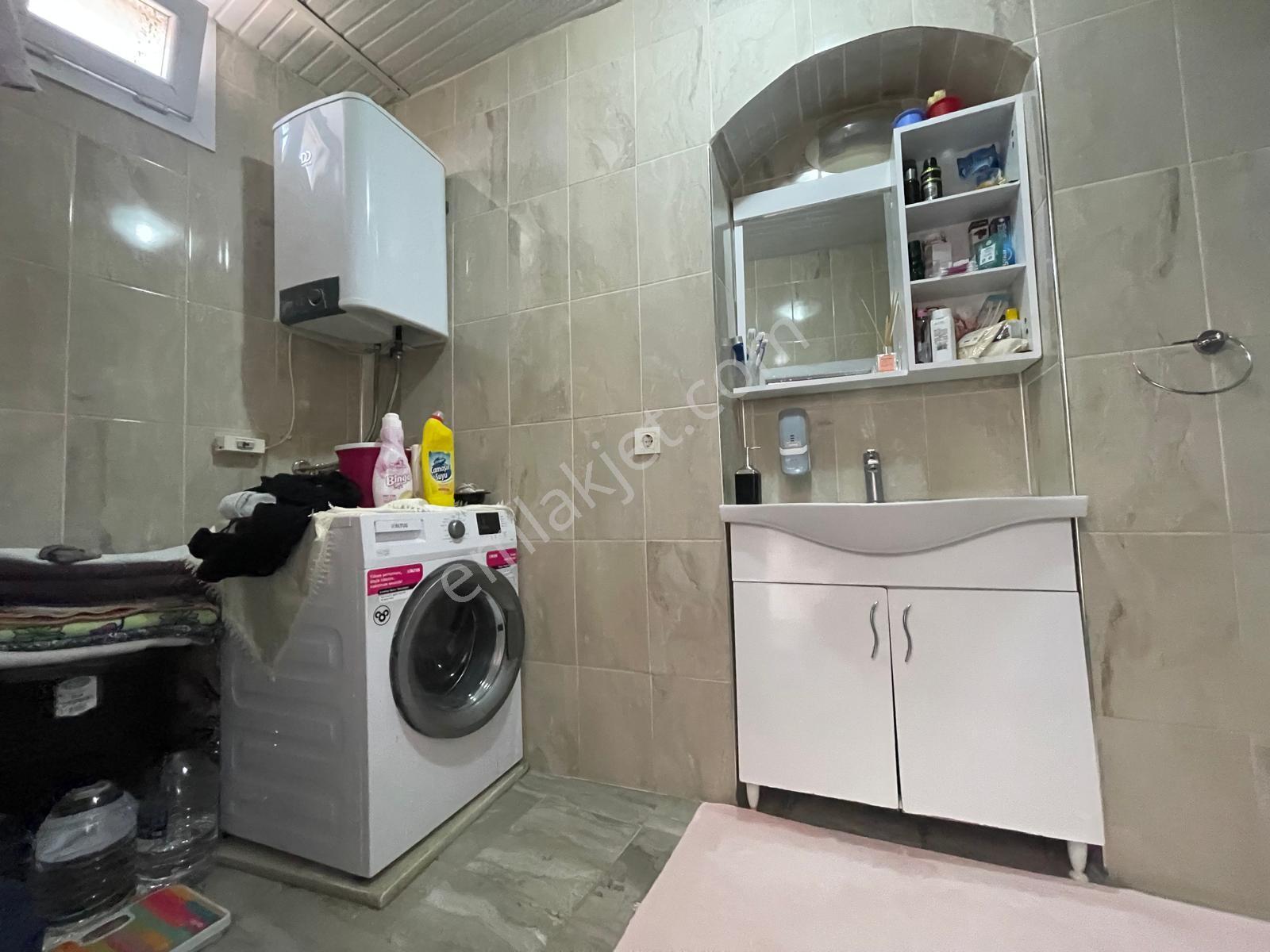 Ayvada'dan Ayvalık Merkez’de Tek Tapudan 2 Ayrı Girişli 2. Kağir Rum Evi​ - Görsel 31