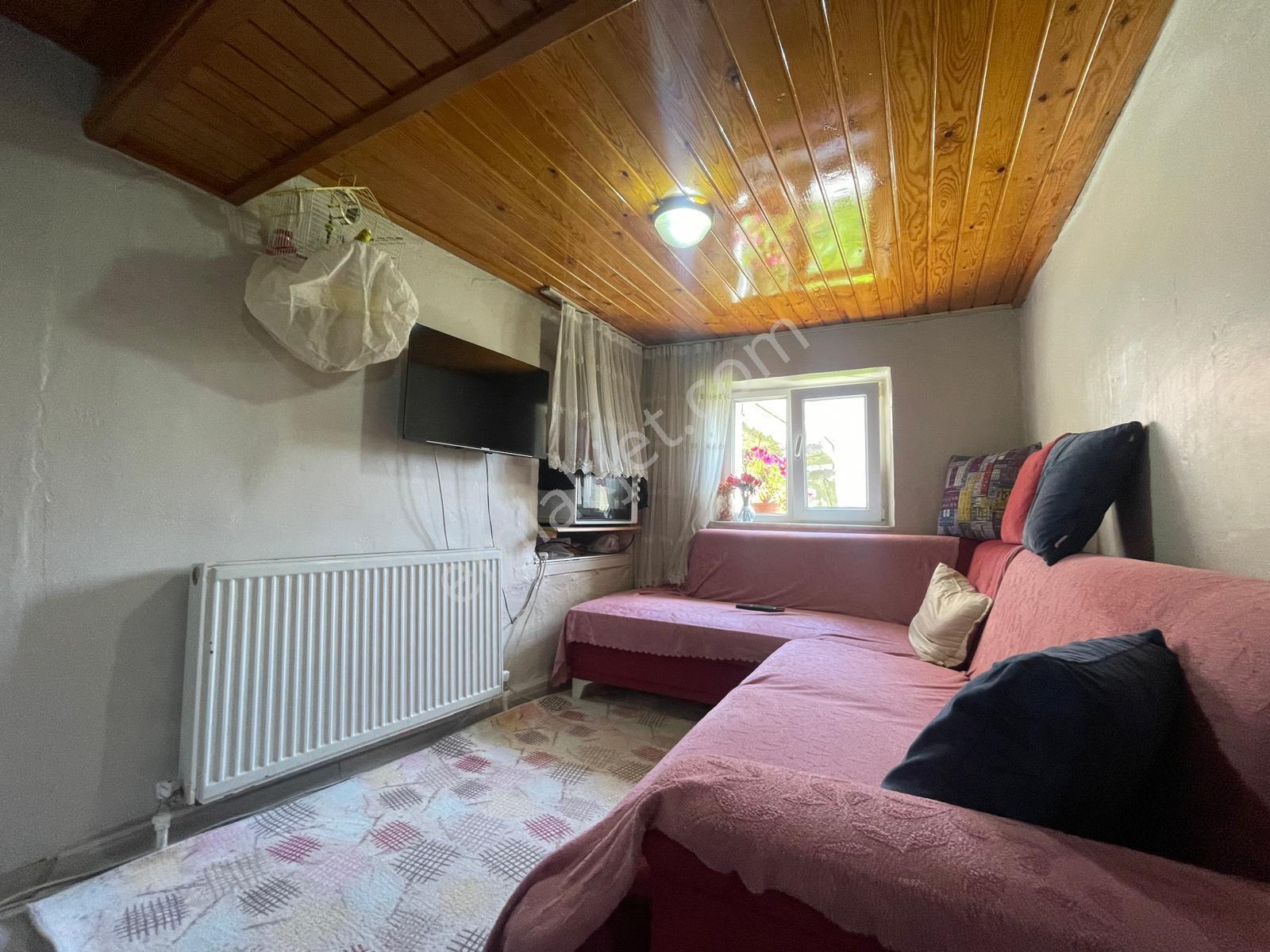 Ayvada'dan Ayvalık Merkez’de Tek Tapudan 2 Ayrı Girişli 2. Kağir Rum Evi​ - Görsel 25