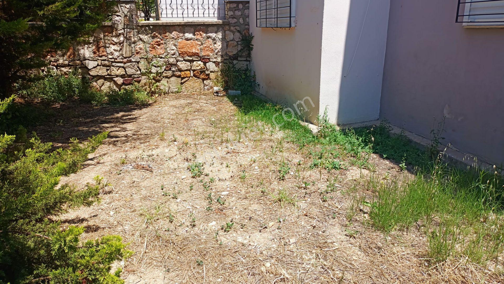 Çeşme Dalyan'da Marina'ya Yürüme Mesafesinde Sezonluk Kiralık Daireler - Görsel 17