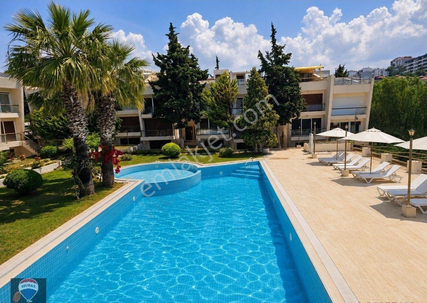 Kadınlar Denızı’nde Havuz & Denız Manzaralı, Full Eşyalı 4+1 Lüks Vılla