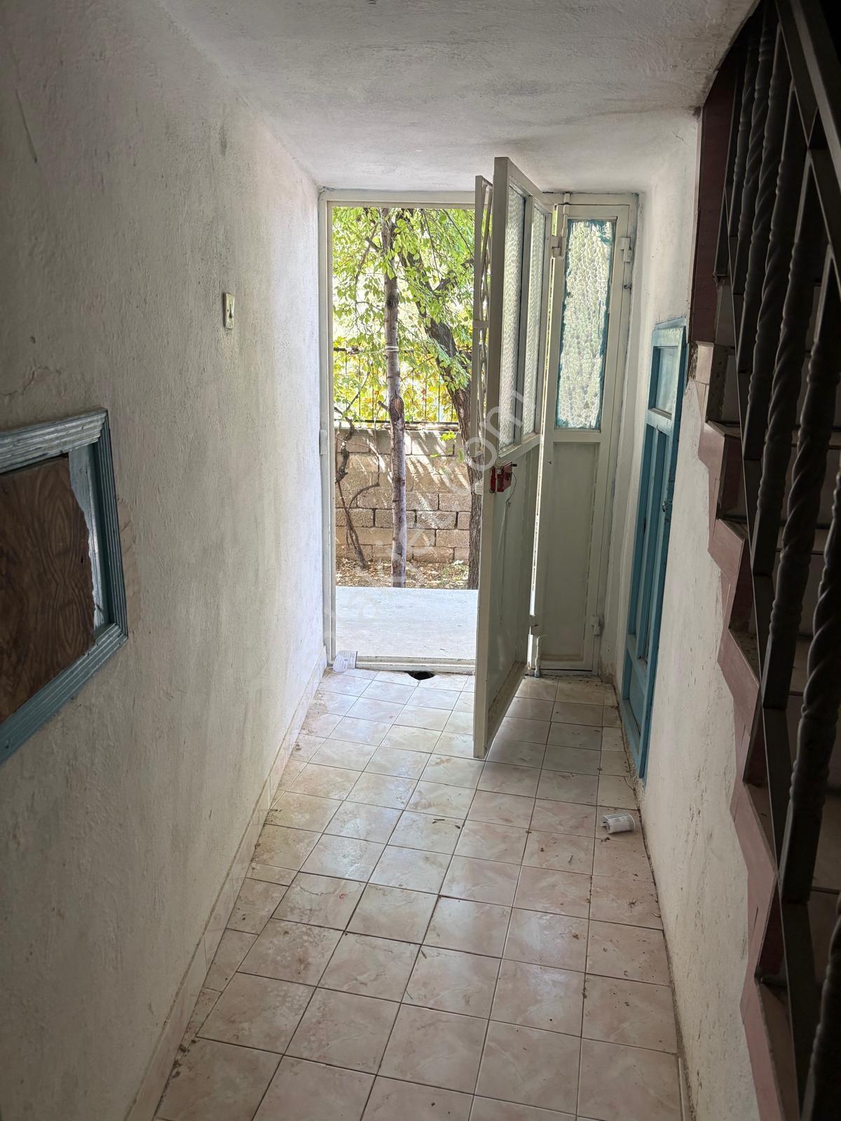 Karaman Yenişehir Mh.snde Müstakil Satılık 267 M2 Arsa Ve Ev - Görsel 13