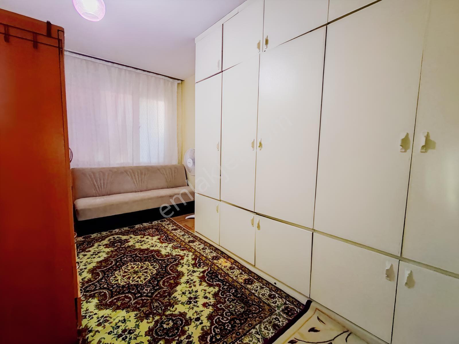 Bornova Osmangazide 2 Katlı Geniş Satılık Müstakil Ev - Görsel 13