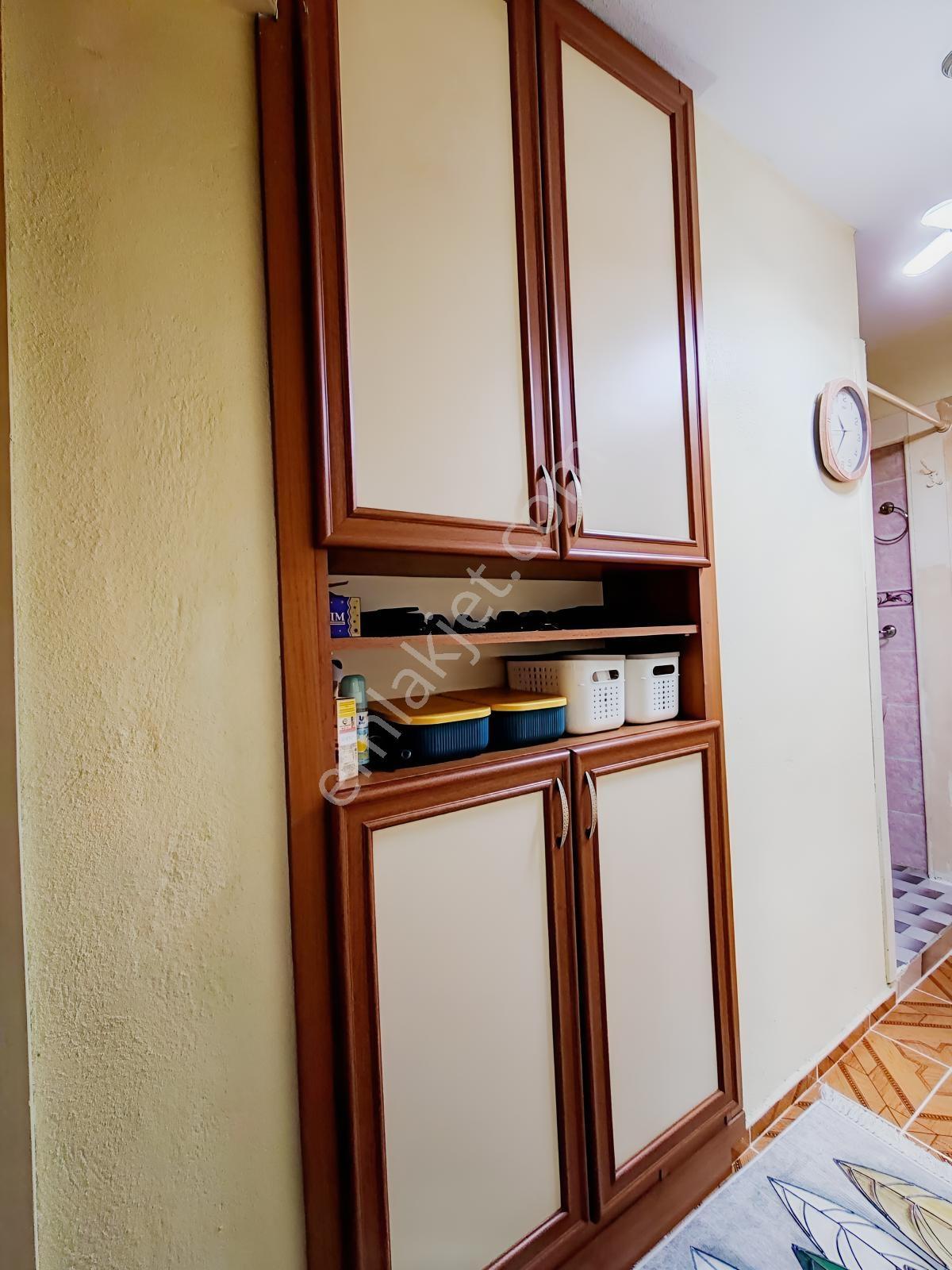 Bornova Osmangazide 2 Katlı Geniş Satılık Müstakil Ev - Görsel 18