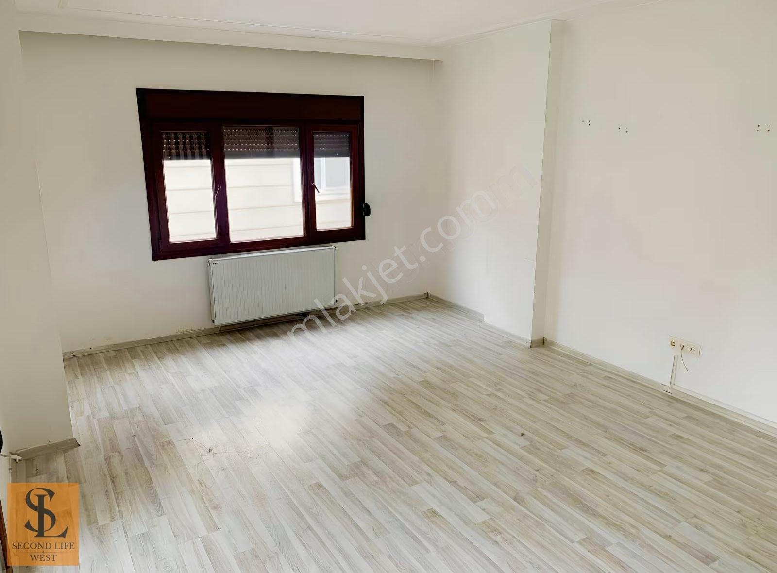 Ayvalık Sarımsaklı'da Nezih Ve Merkezi Konum 2+1 Kiralık Daire - Görsel 6