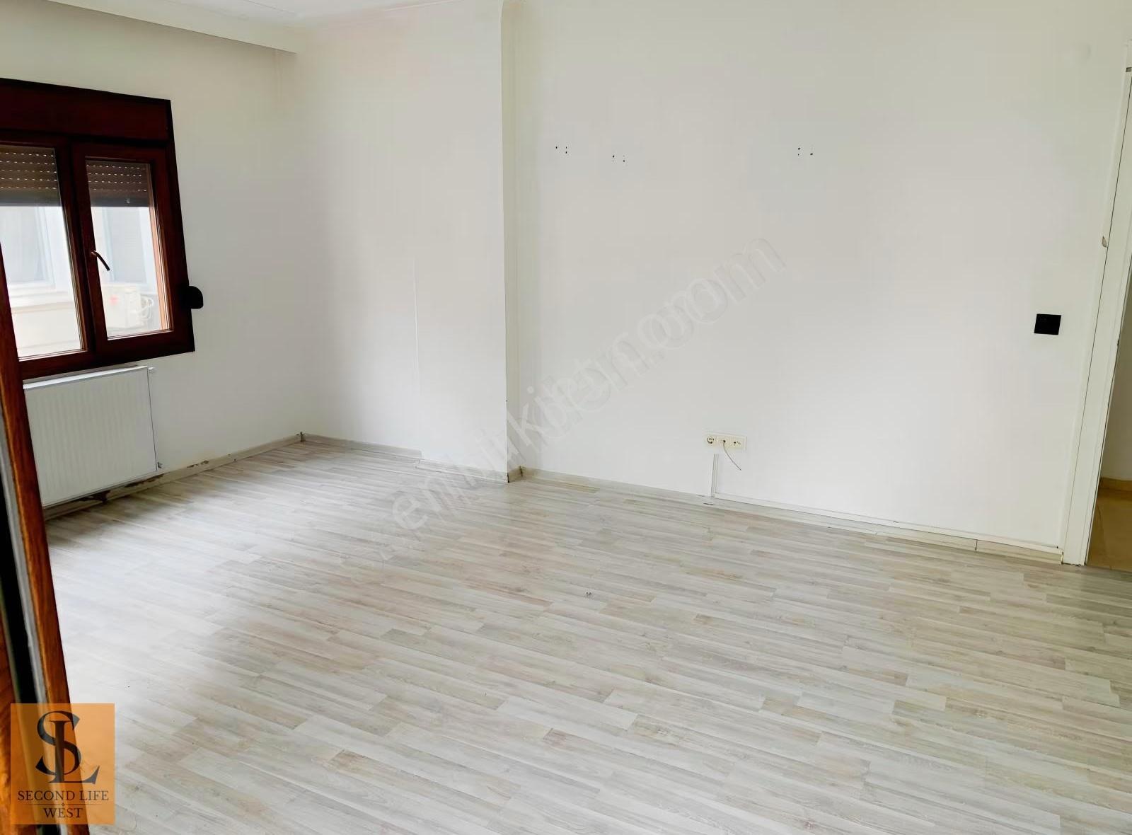 Ayvalık Sarımsaklı'da Nezih Ve Merkezi Konum 2+1 Kiralık Daire - Görsel 7
