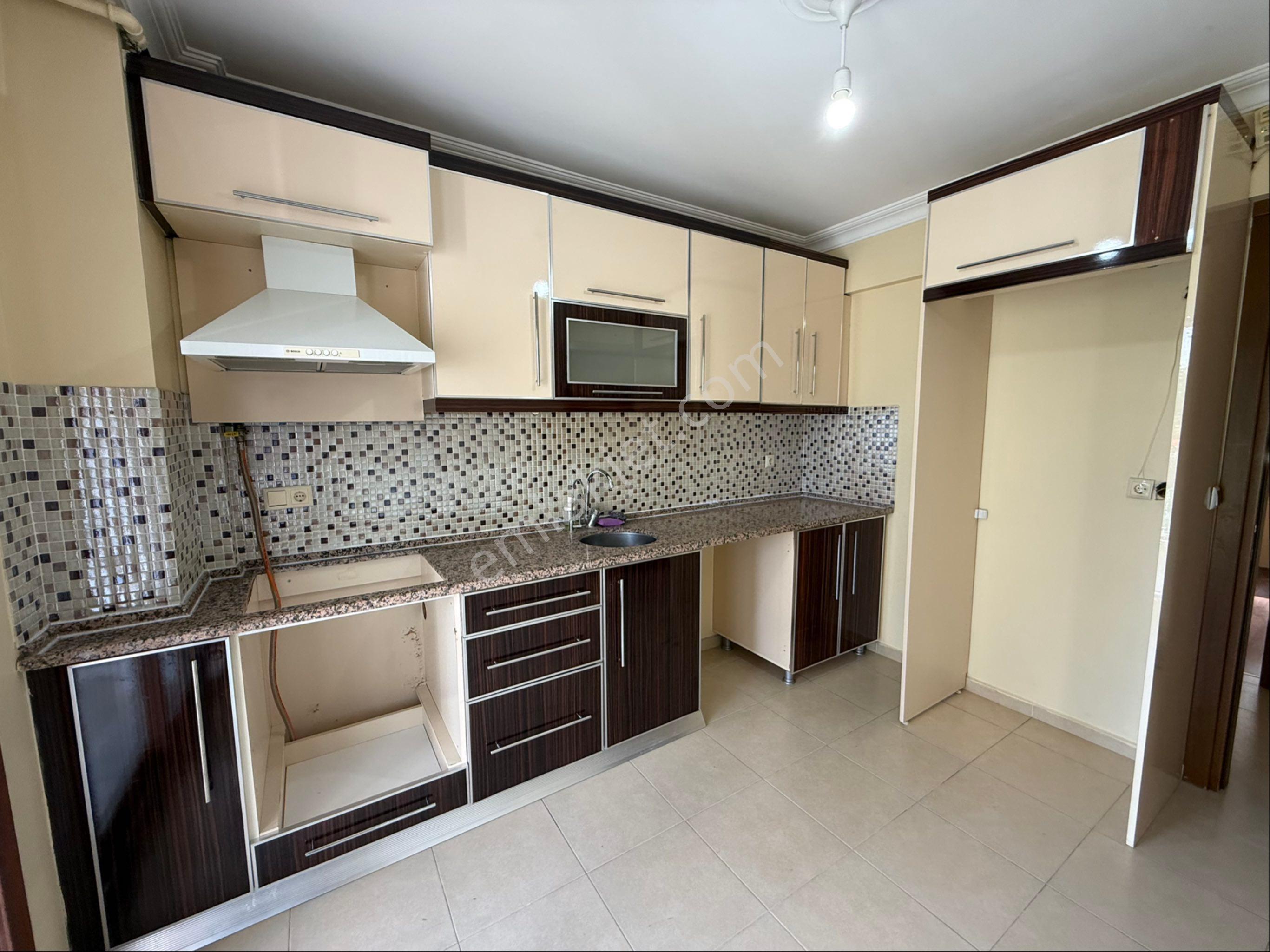 Emlak Center'dan Güzel Yurt Mah 3+1 Kiralık Daire - Görsel 7
