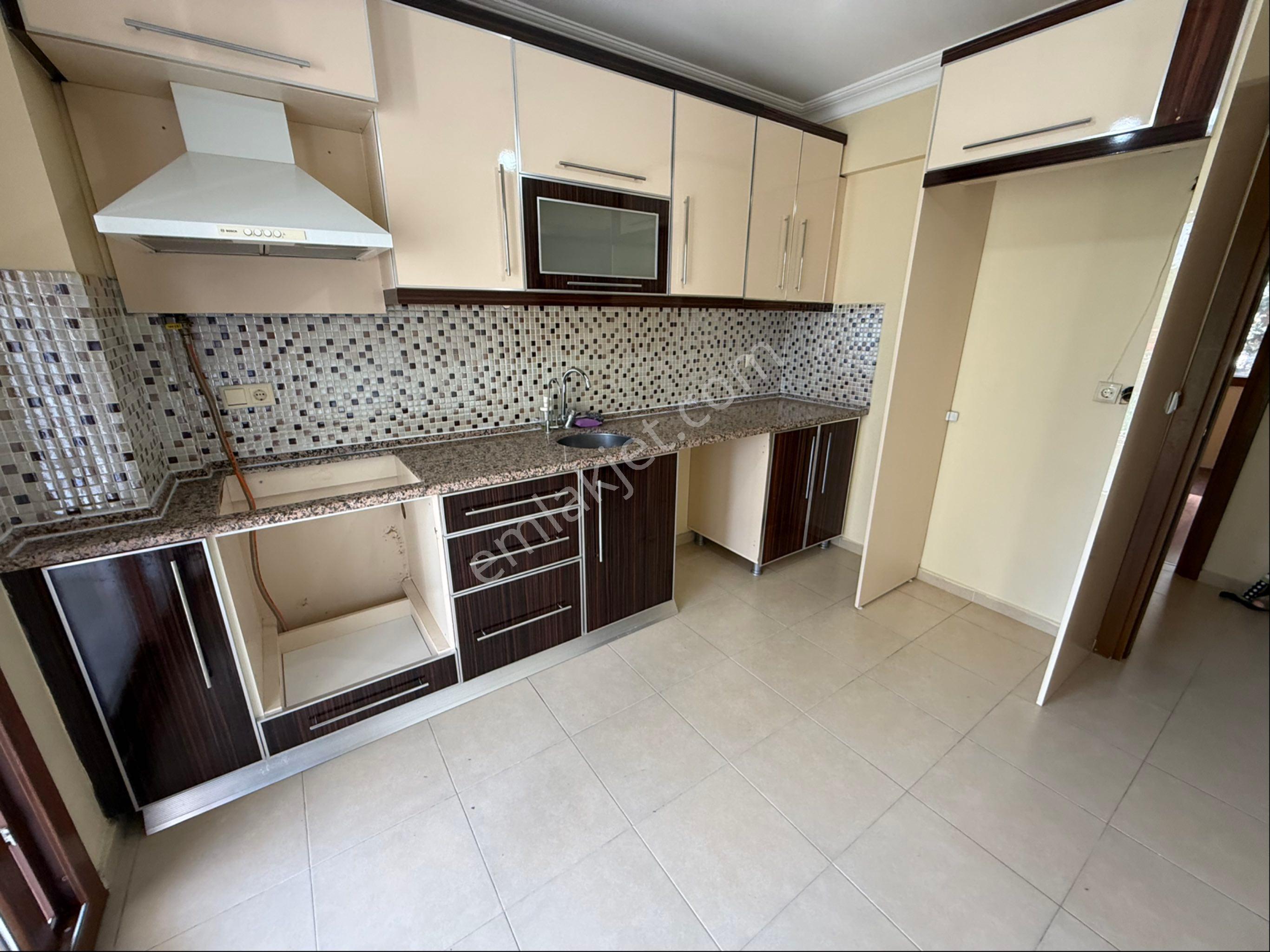 Emlak Center'dan Güzel Yurt Mah 3+1 Kiralık Daire - Görsel 11