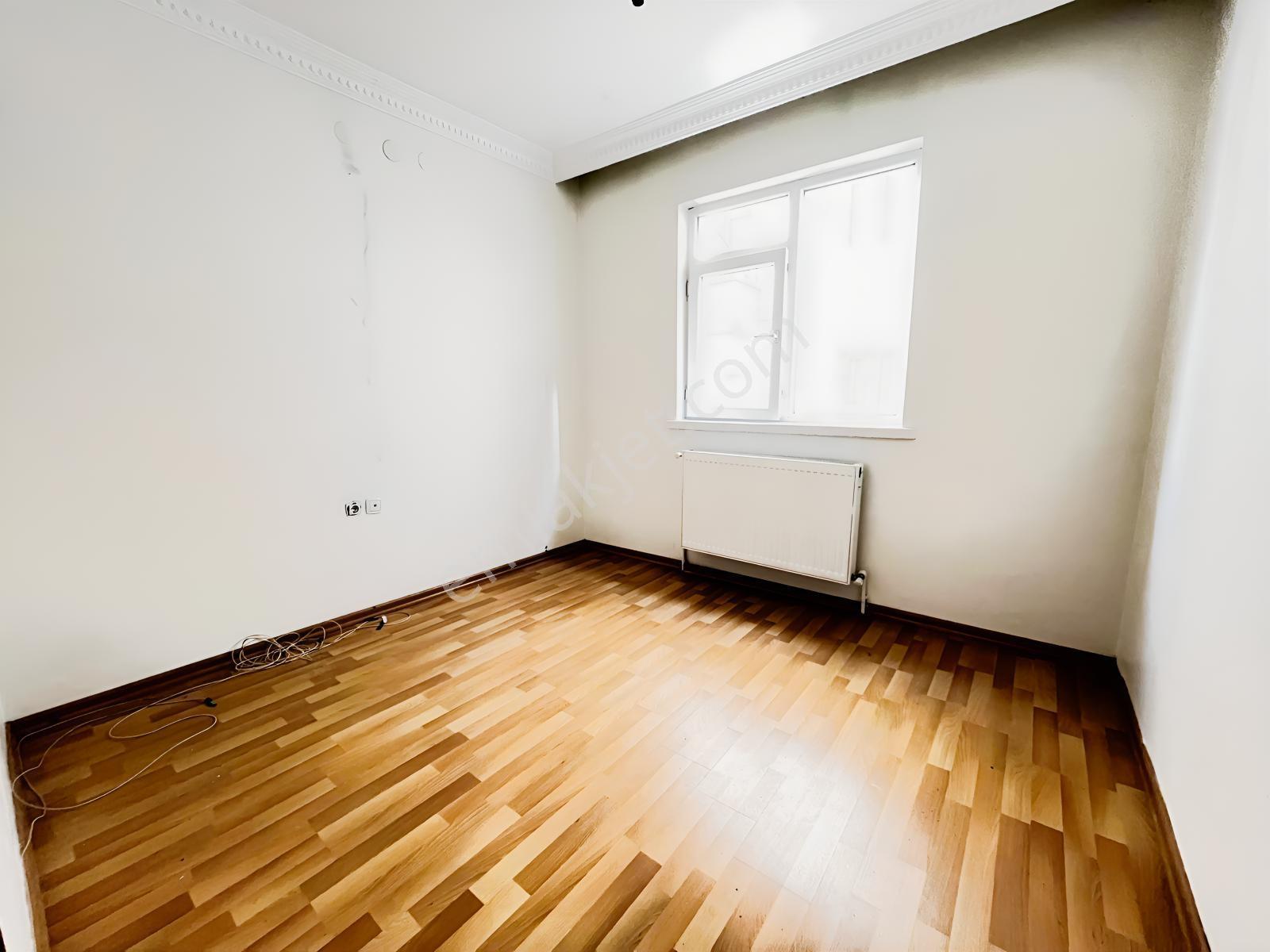 İncirli'de Cadde Yakını Katta Asansörlü E.banyolu 3+1 Daire - Görsel 6