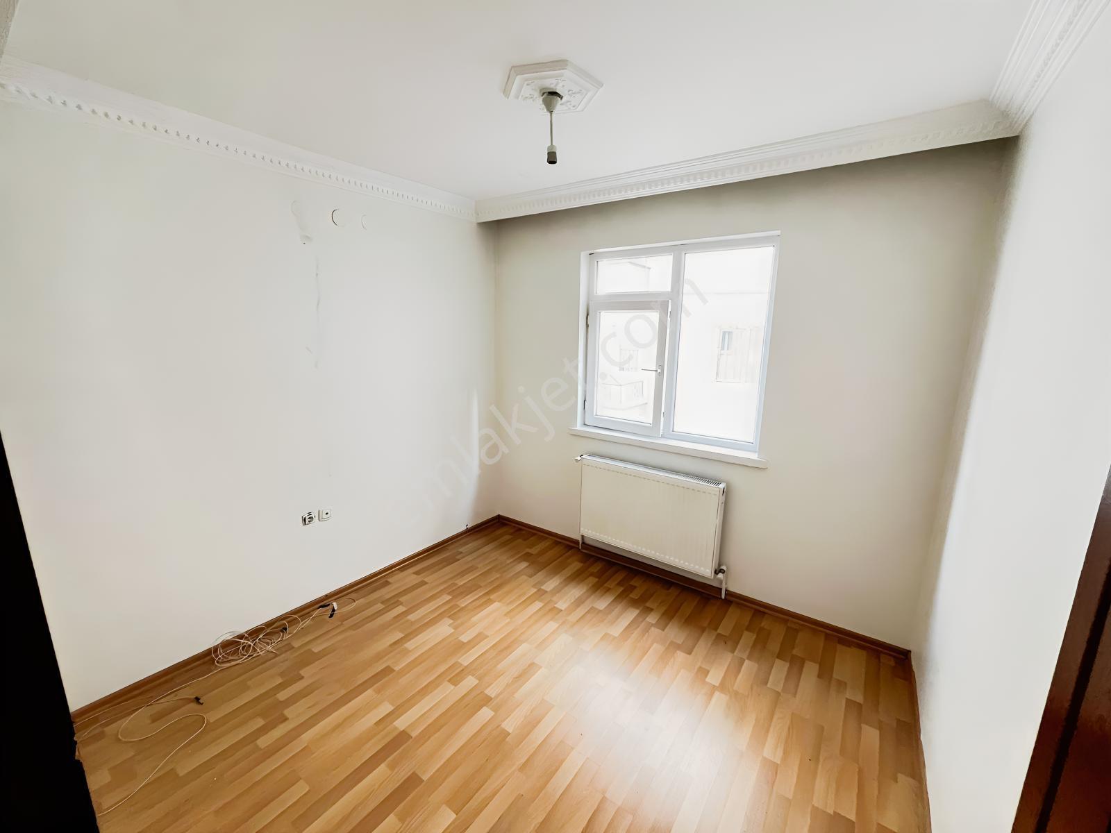 İncirli'de Cadde Yakını Katta Asansörlü E.banyolu 3+1 Daire - Görsel 13