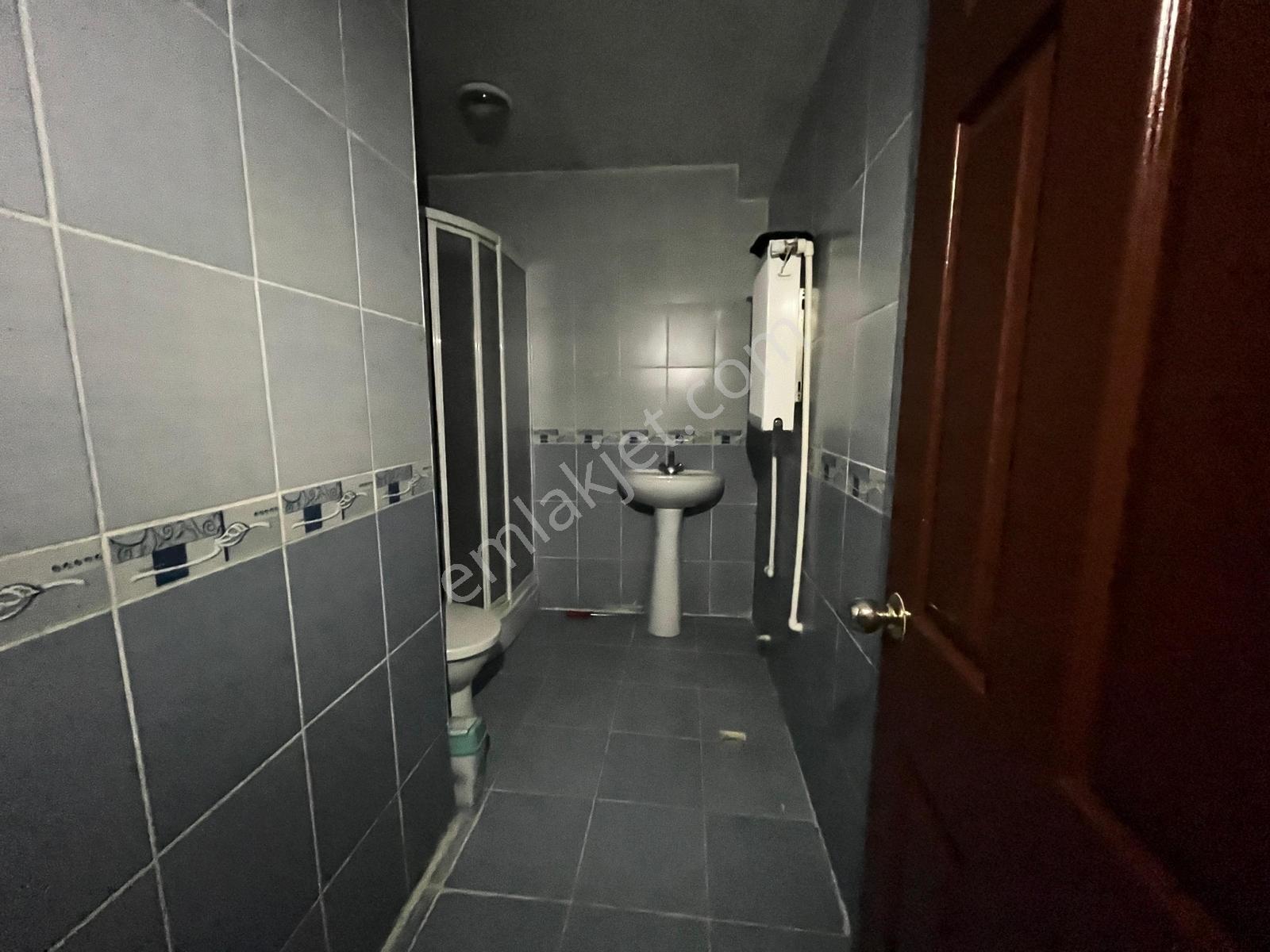 İncirli'de Cadde Yakını Katta Asansörlü E.banyolu 3+1 Daire - Görsel 12