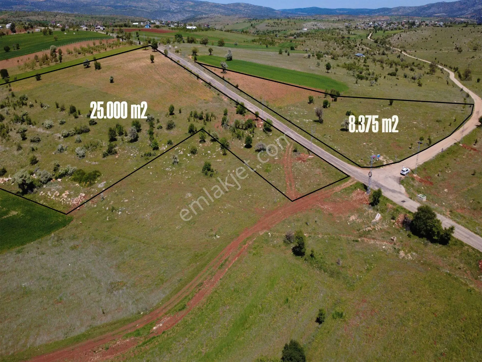 Ecr Gayrimenkul'den Bozkır Karacaardıç Mah. Ana Yola Cephe 33.375 M2 Satılık Tarla