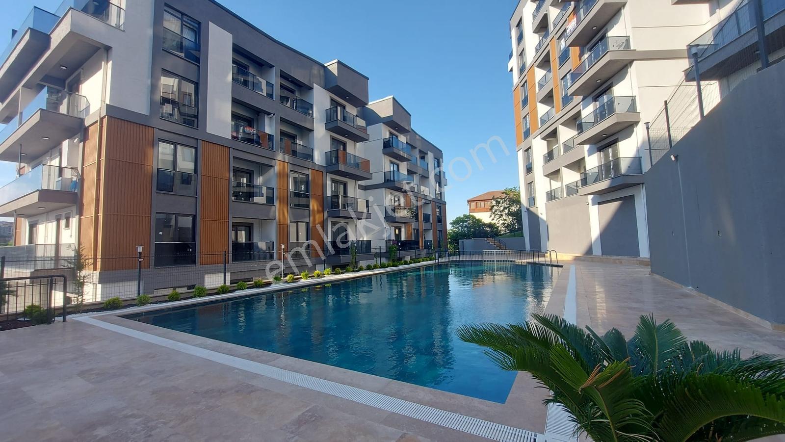 Bağçeşme Site İçi Satılık Asansörlü Havuzlu 2+1 Dubleks Daire