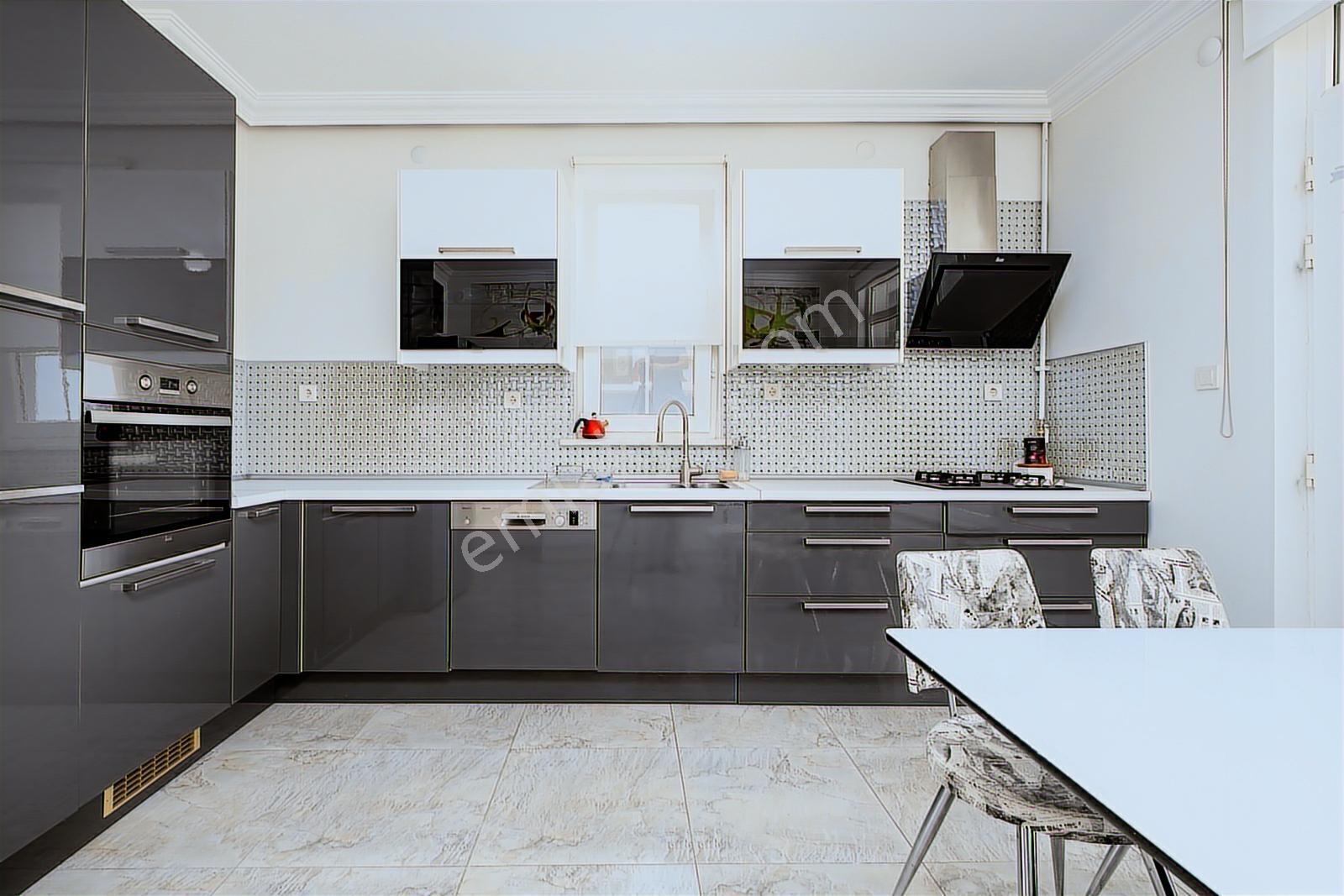 Remax Area Dan Havuz, Bahçe Eşyalı Satılık Deniz Manzaralı Villa - Görsel 22