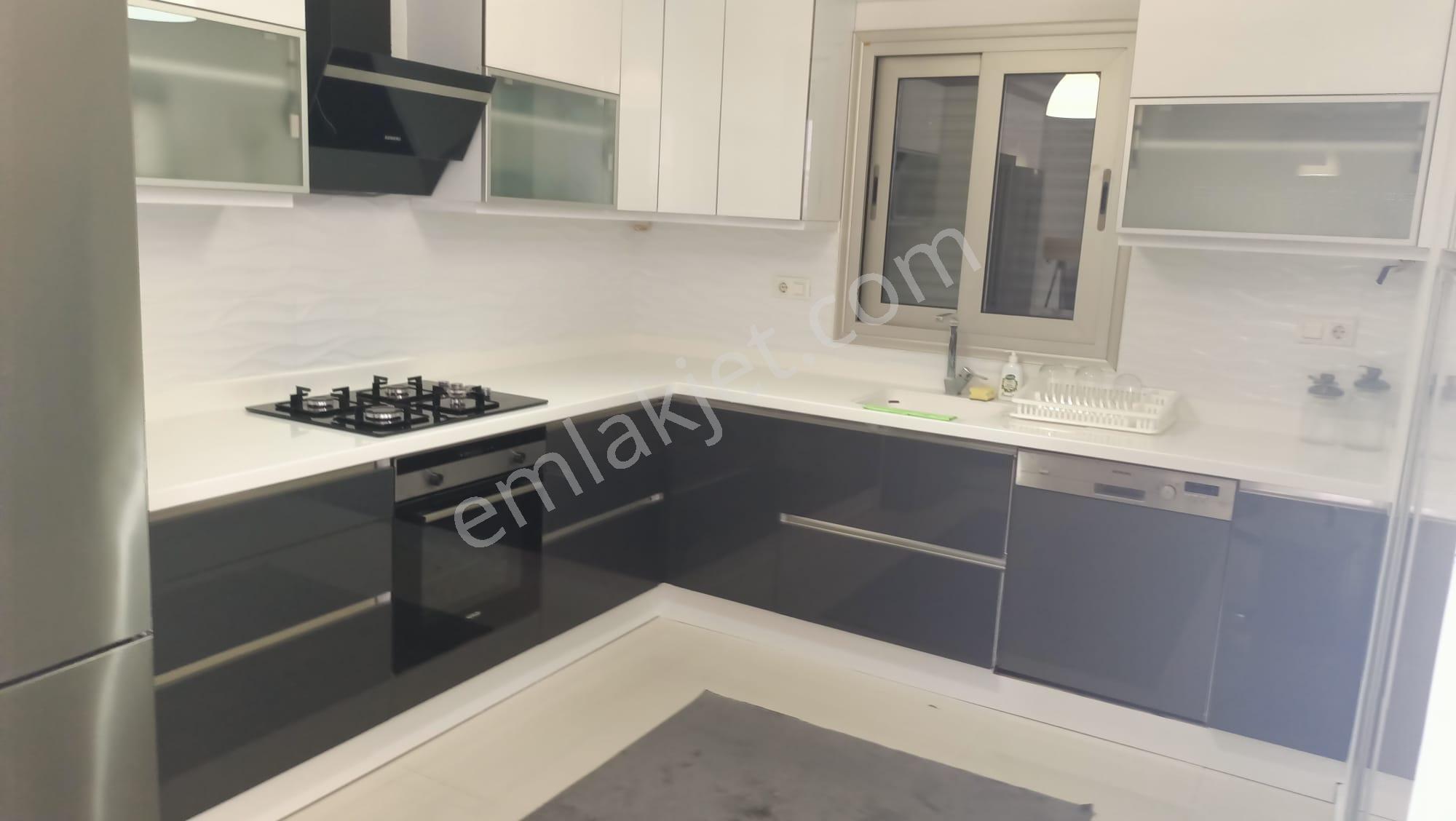 Çeşme Marina Yakını Sezonluk Kiralık Mobilyalı Villa - Görsel 30