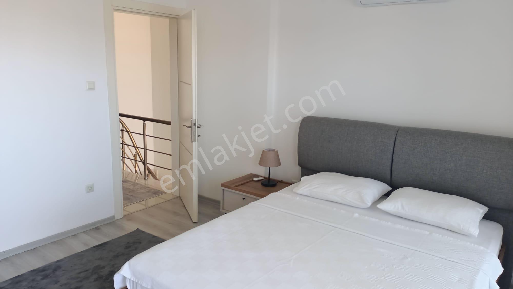 Çeşme Marina Yakını Sezonluk Kiralık Mobilyalı Villa - Görsel 14