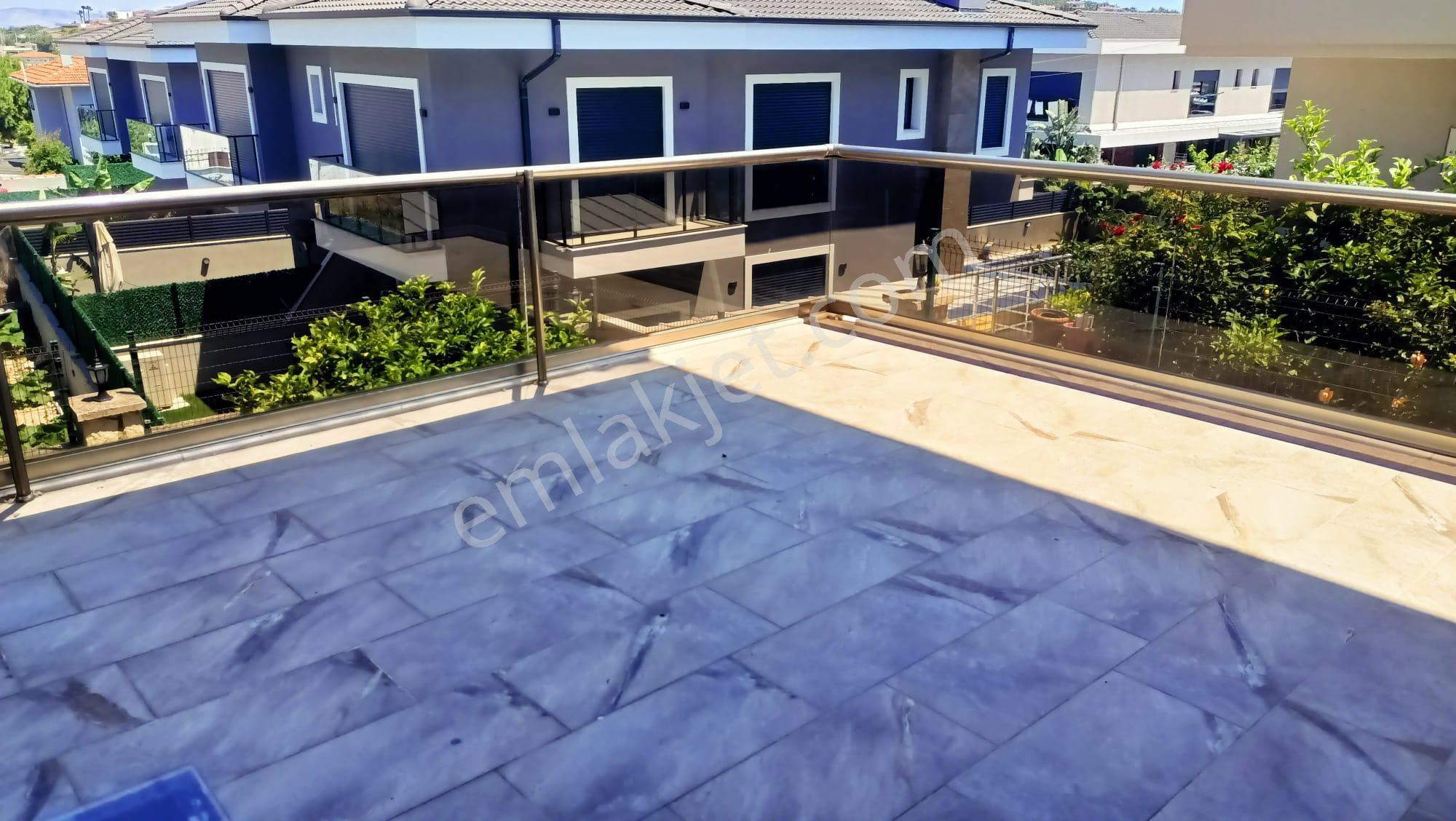 Çeşme Marina Yakını Sezonluk Kiralık Mobilyalı Villa - Görsel 28