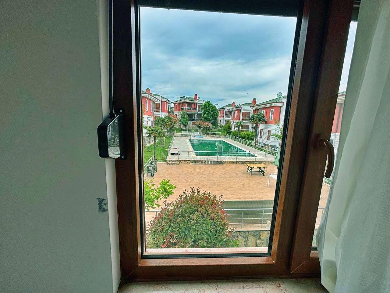 Uytundan Pelitköyde Denize 50 Metre Lüx Sitede Havuzlu 3+1 Villa - Görsel 5