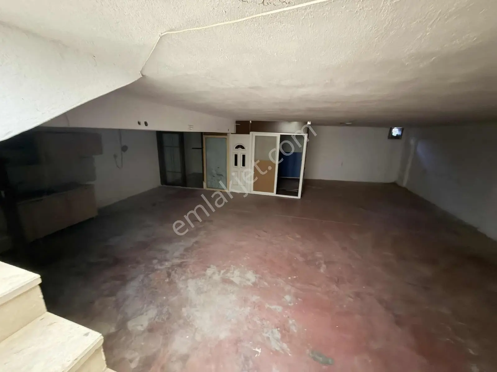 Çeşme Migros Karşısı Cadde Üstü 300 M2 Kullanım Alanlı Mağaza - Görsel 3
