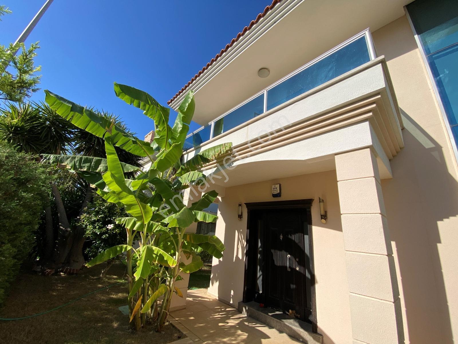 Çeşme Boyalıkta 630 M2 Arsa İçinde Tripleks 5+2 Villa - Görsel 3