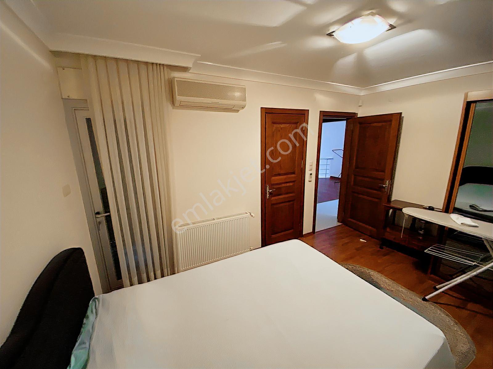 Çeşme Boyalıkta 630 M2 Arsa İçinde Tripleks 5+2 Villa - Görsel 7