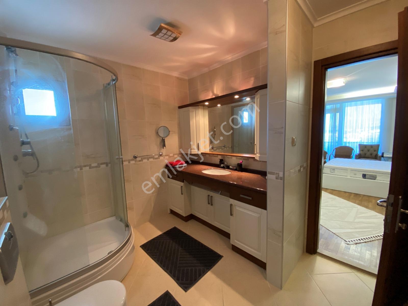 Çeşme Boyalıkta 630 M2 Arsa İçinde Tripleks 5+2 Villa - Görsel 25