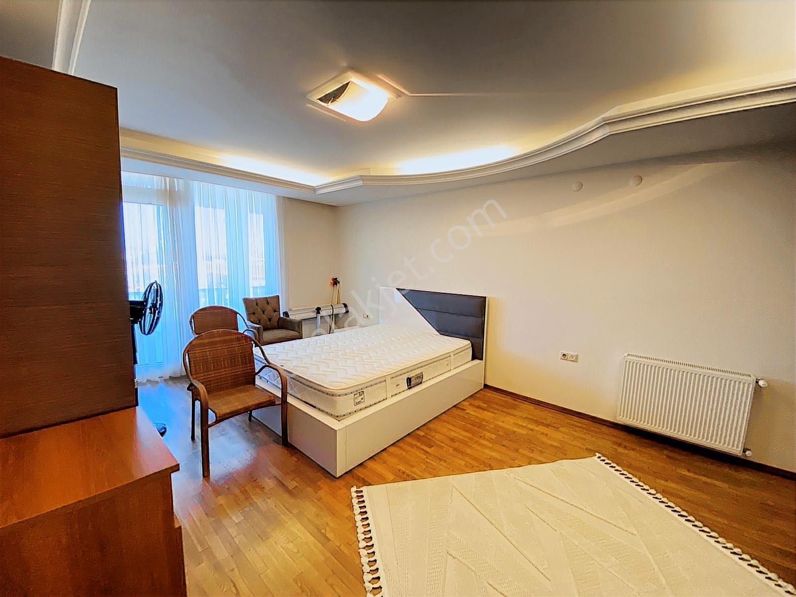 Çeşme Boyalıkta 630 M2 Arsa İçinde Tripleks 5+2 Villa - Görsel 24