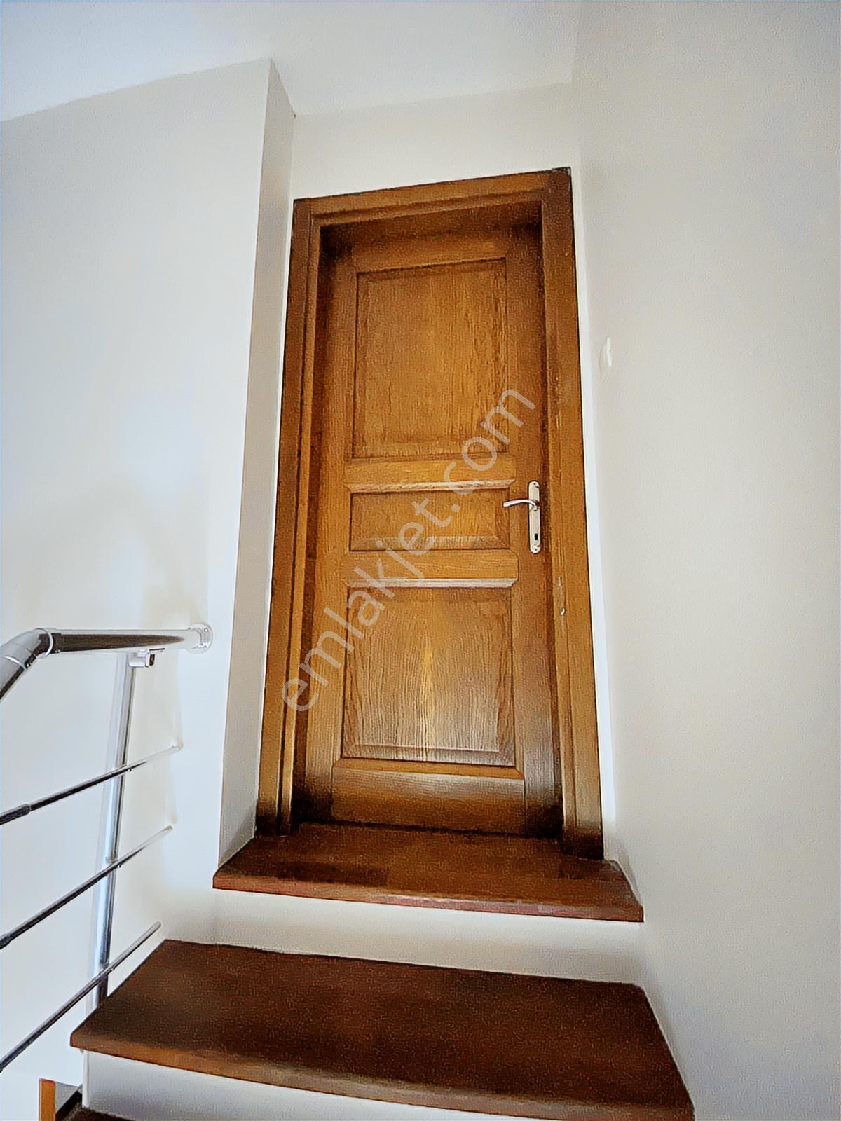 Çeşme Boyalıkta 630 M2 Arsa İçinde Tripleks 5+2 Villa - Görsel 8