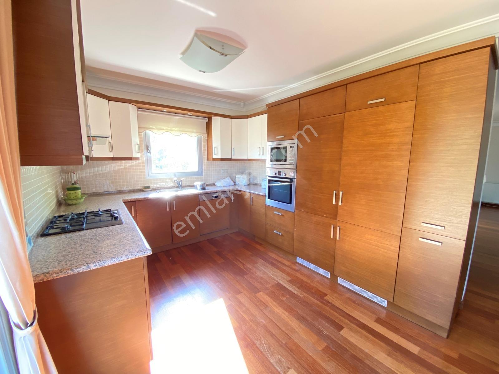 Çeşme Boyalıkta 630 M2 Arsa İçinde Tripleks 5+2 Villa - Görsel 22