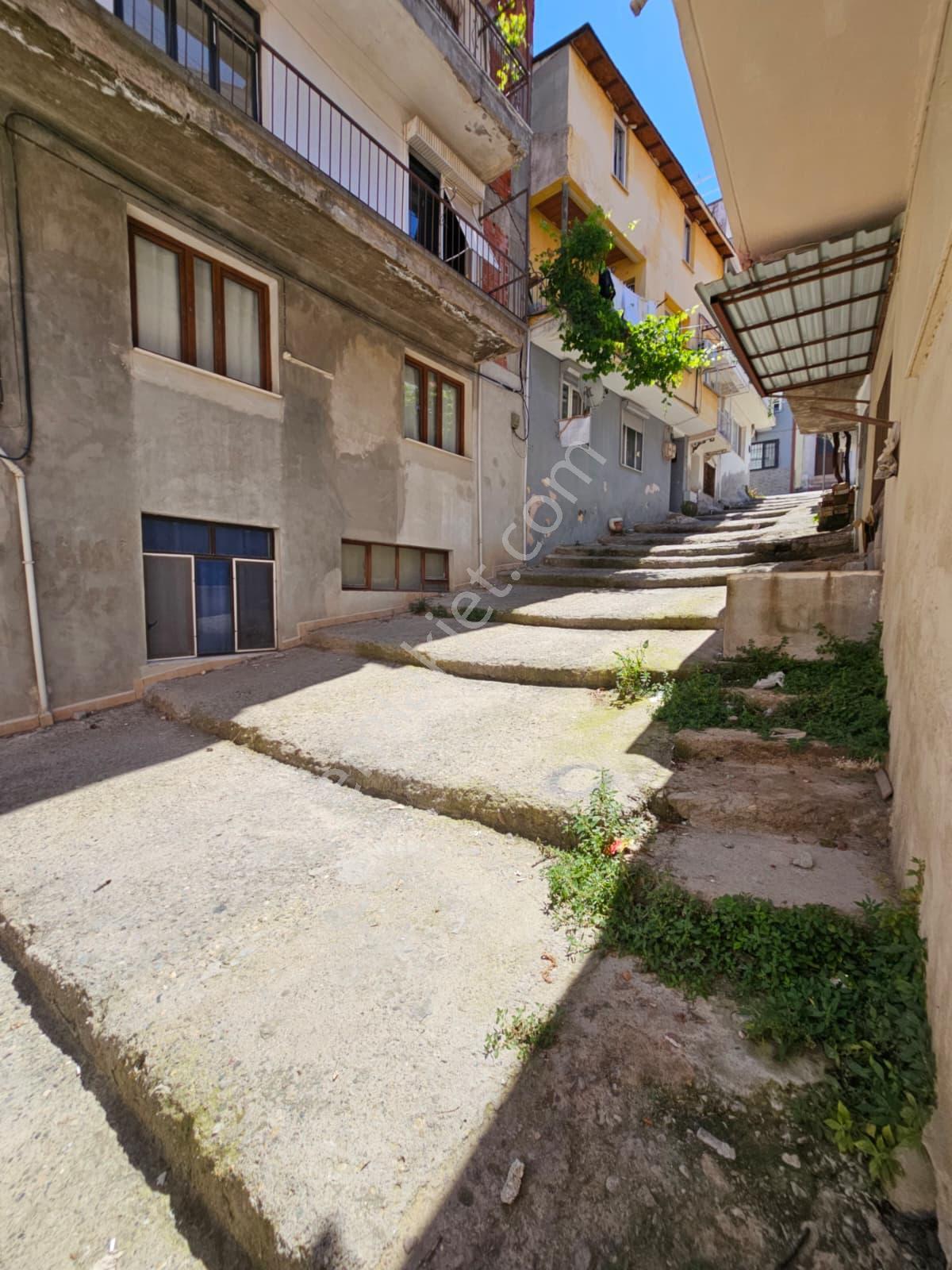 Dikili Salimbey Denize 100 Mt Mesafede 2+1 Eşyalı Satılık Daire - Görsel 23