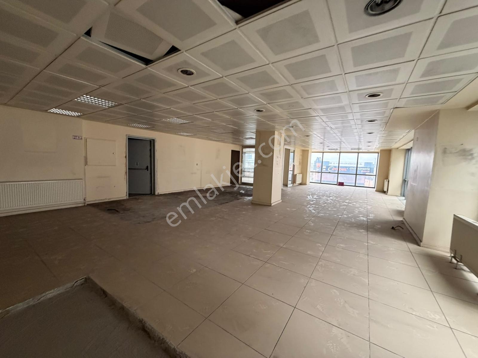 Alemdağ Cad. Üzerinde Çakmak Metro Karşısı Ofis Katları - Görsel 29