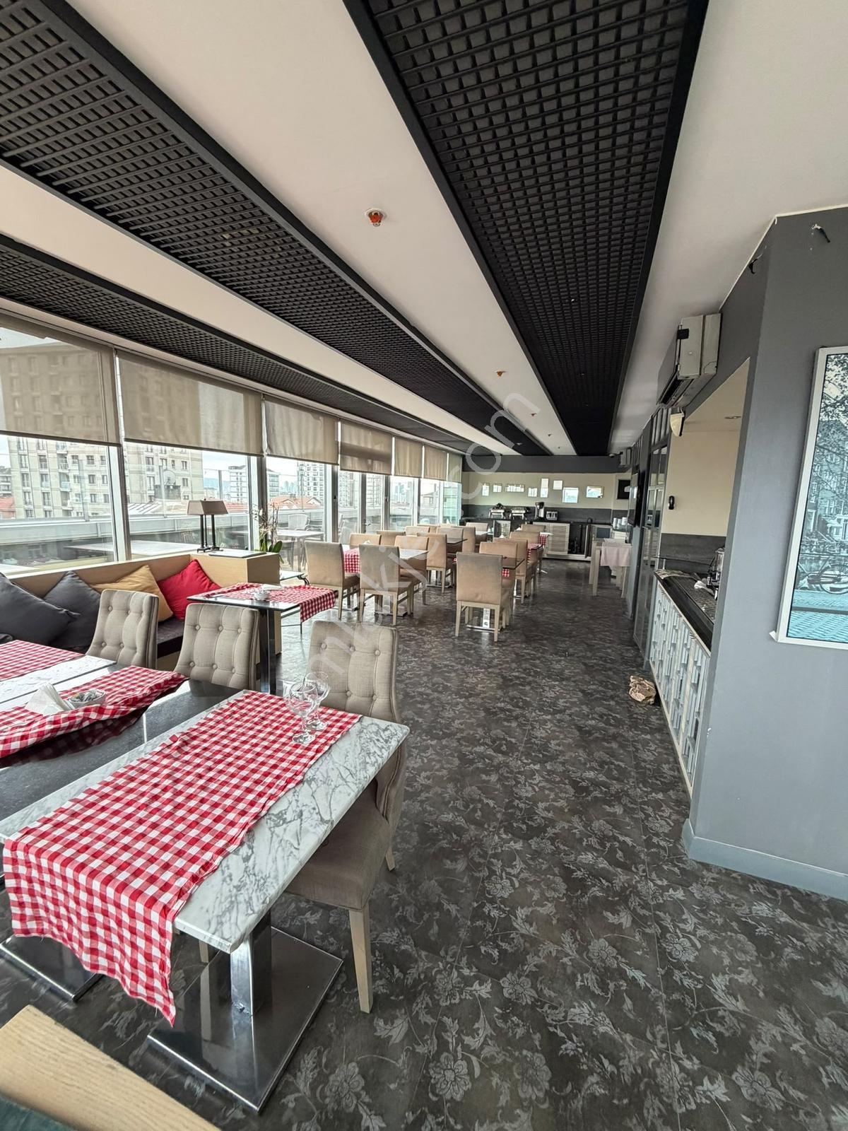 Alemdağ Cad. Üzerinde Çakmak Metro Karşısı Ofis Katları - Görsel 12