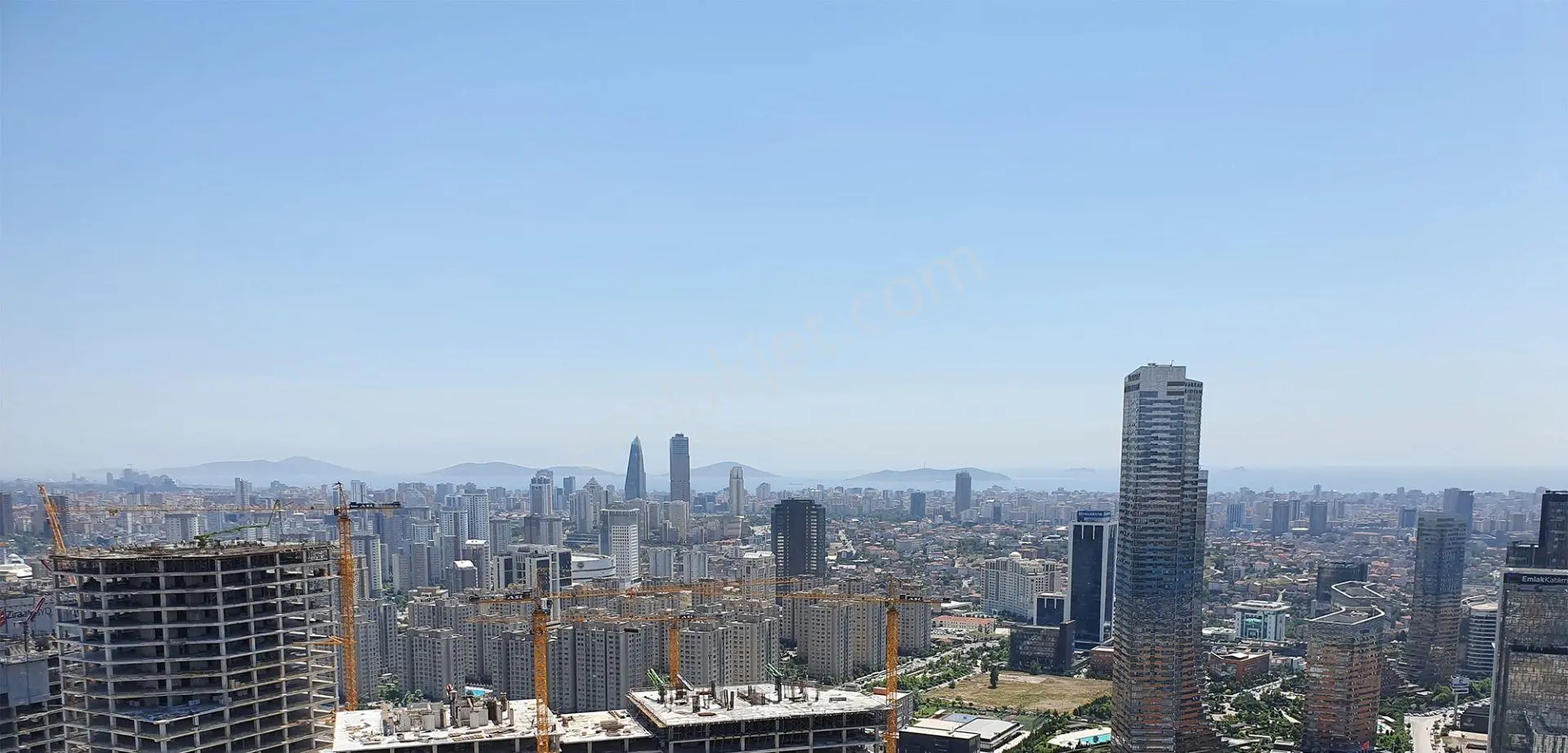 Sarphan Finans Park B Blok 1+1 Güney Cephe Boş Kiralık Daire